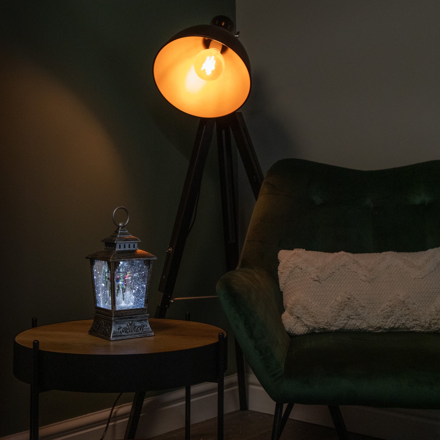 24cm Antique Trapezoid Lantern Glitter Water Spinner with Snowman Christmas Decoration