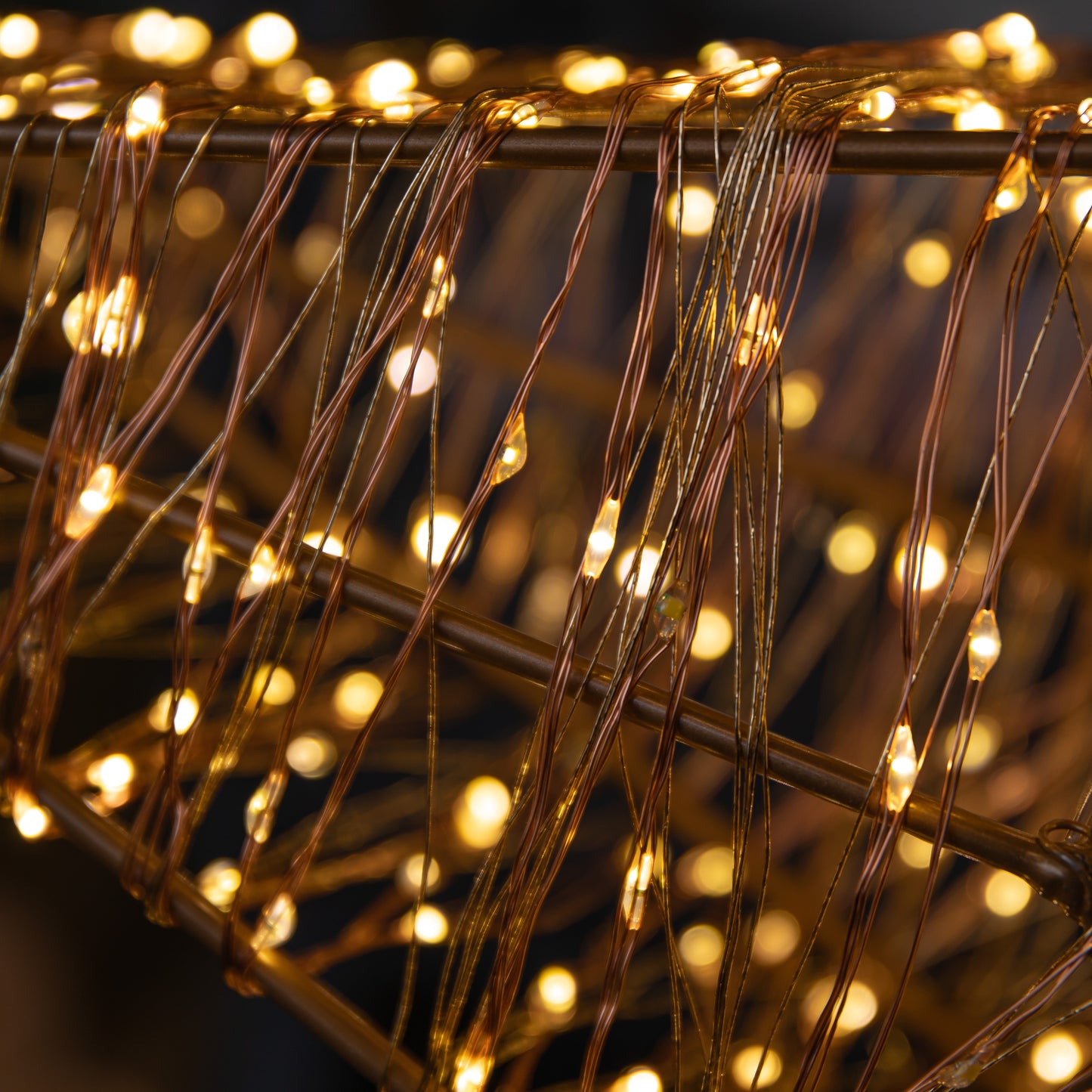 60cm Light up Metal Gold Christmas Star Sculpture Decoration with 1700 Warm White LEDs