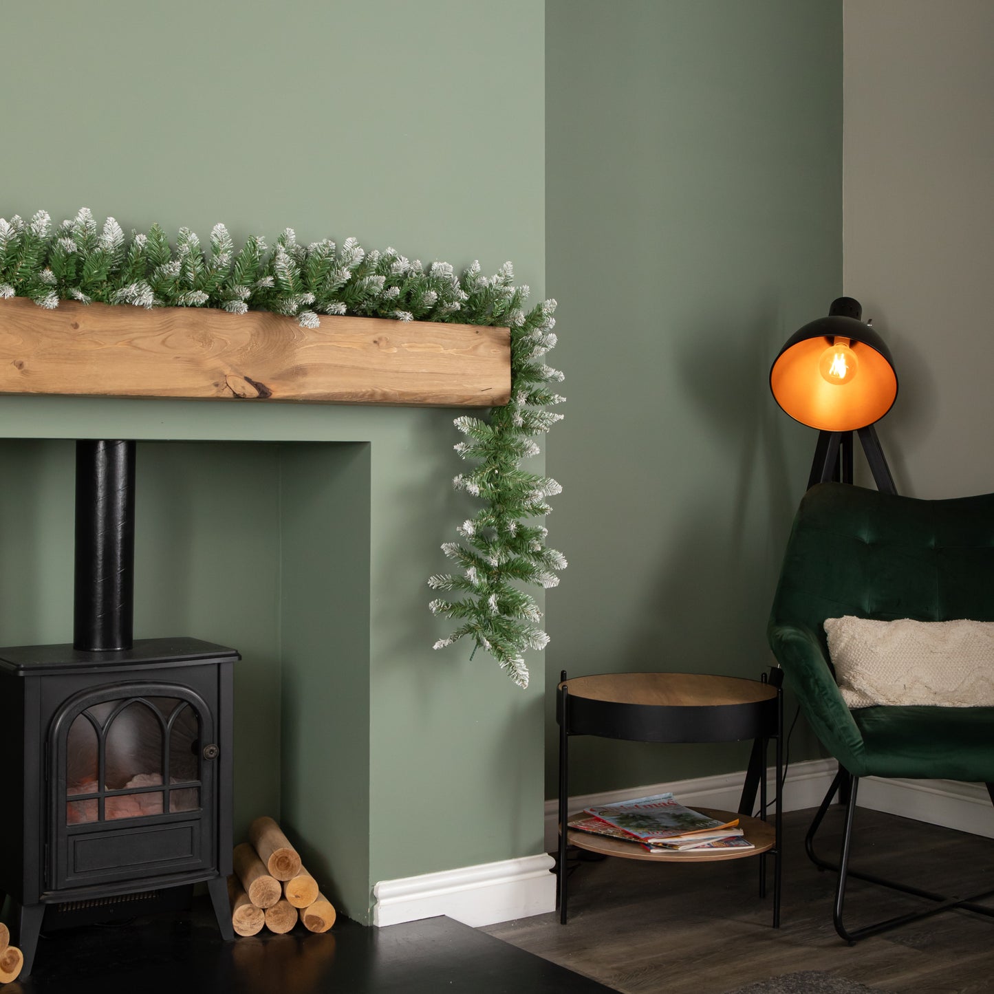 2.7m x 25cm Snow Tipped Plain Christmas Garland with 200 Tips