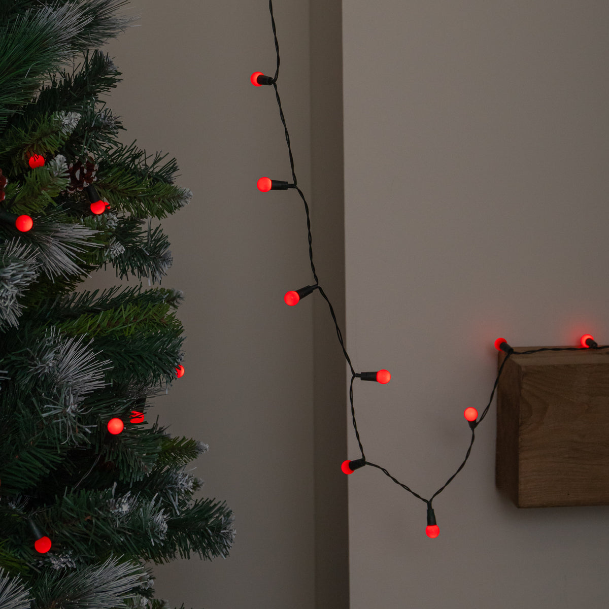 50 LED Pearl Berry Multi-Action Christmas String Lights in Red