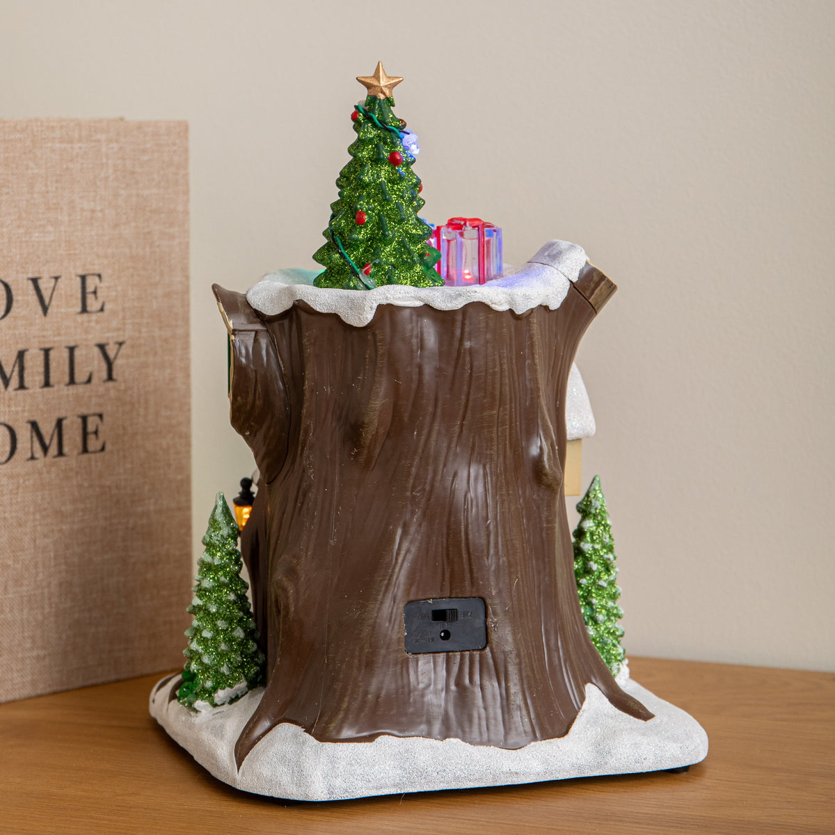 25cm Dual Powered Santa’s Lodge Light Up Christmas Village Scene