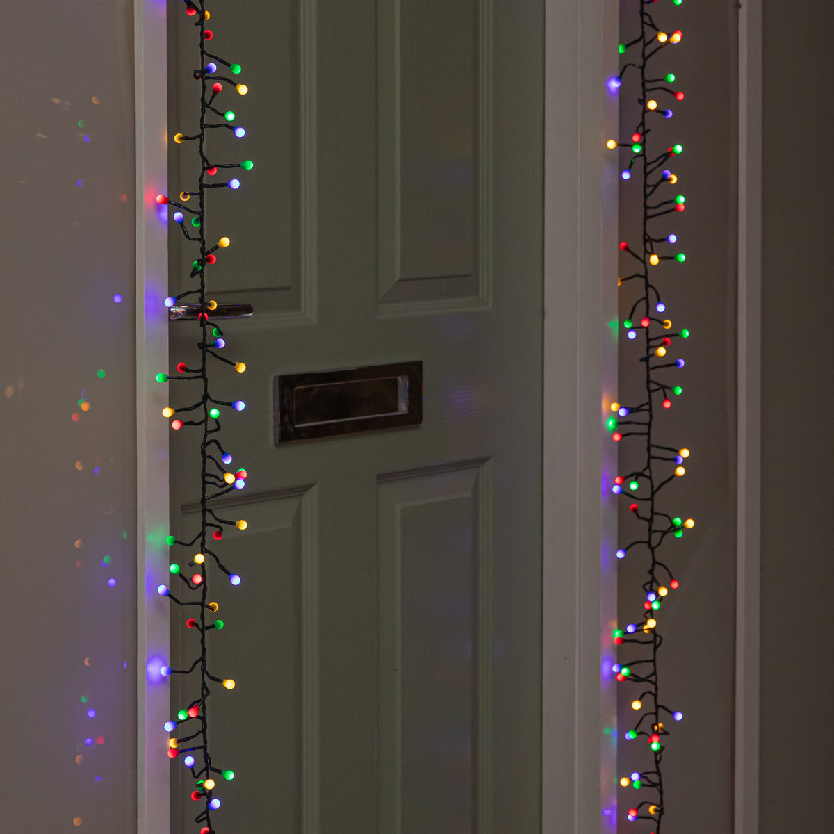 5.4m 420 LED Christmas Berry Cluster Lights Door Garland in Multi-Coloured