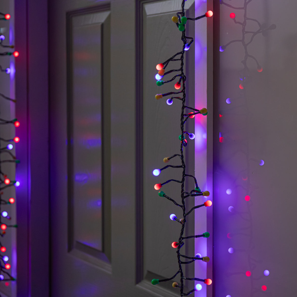 5.4m 420 LED Christmas Berry Cluster Lights Door Garland in Multi-Coloured