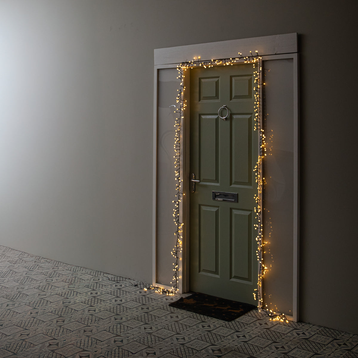 5.4m 420 LED Christmas Berry Cluster Lights Door Garland in Warm White