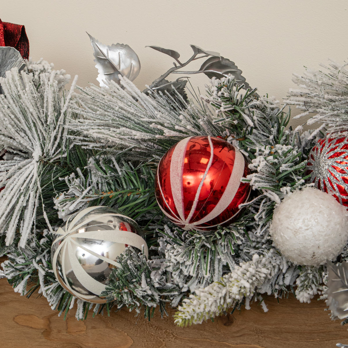 1.8m (6ft) Lapland Snow Flocked Dressed Christmas Garland