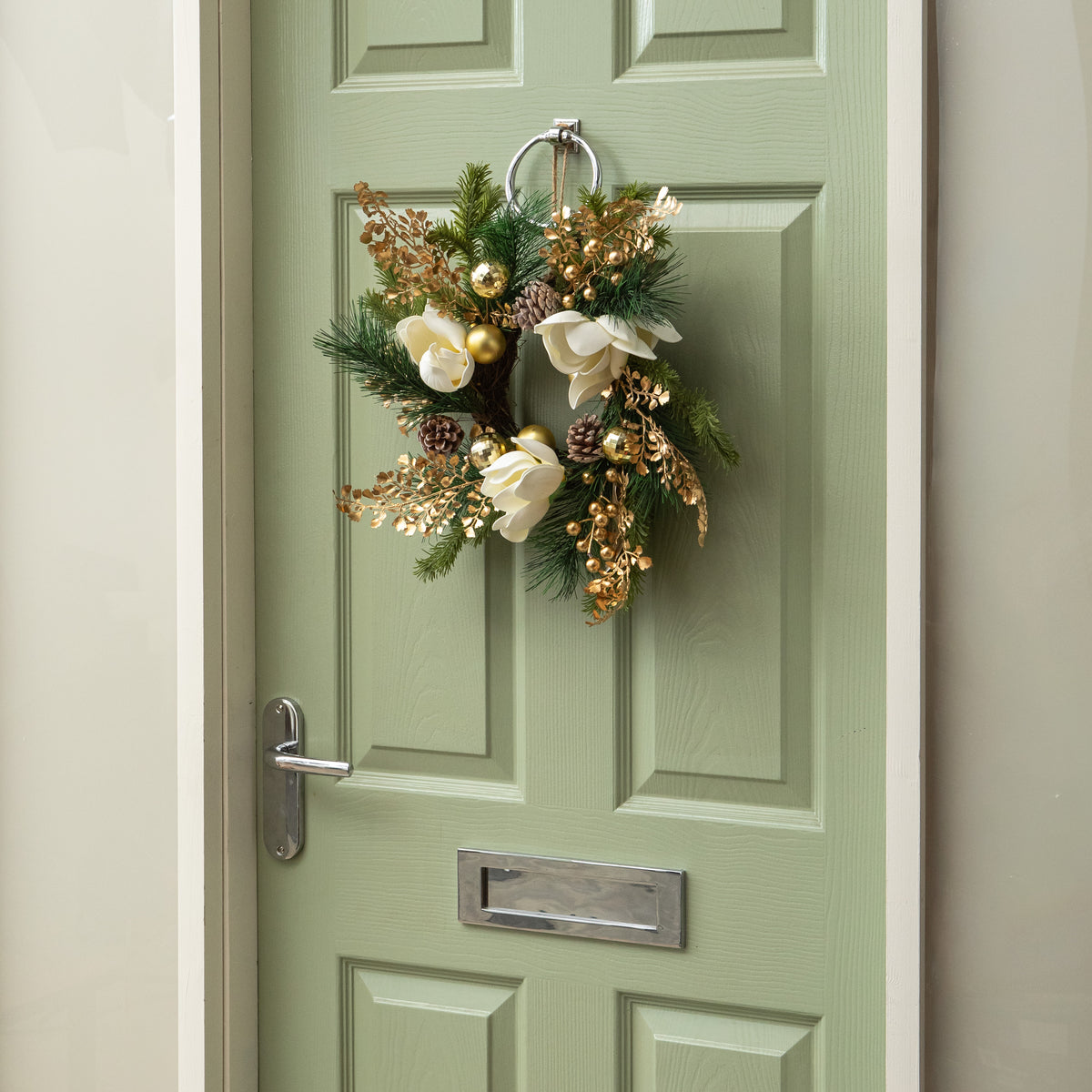 40cm Champagne Magnolia Decorated Christmas Wreath