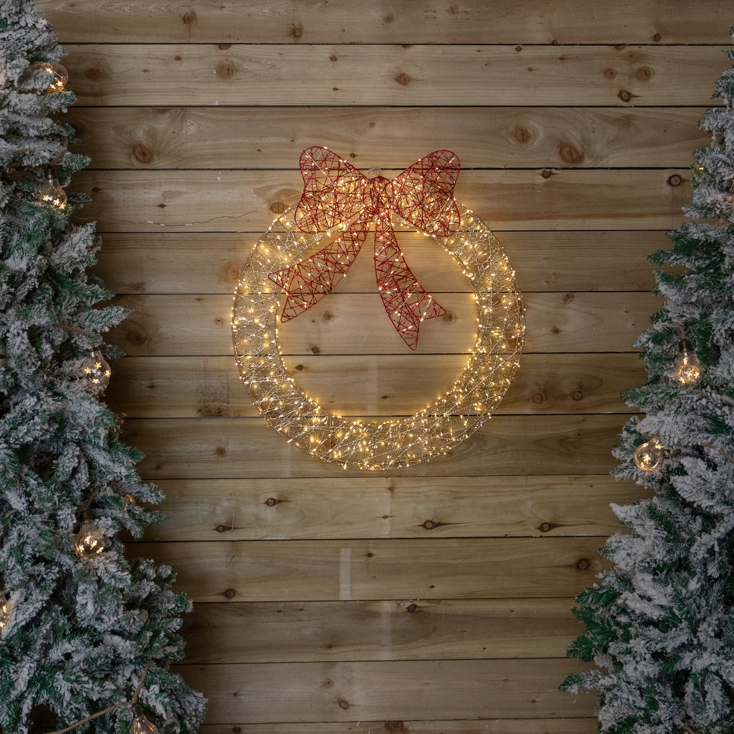 70cm Light Up Christmas Wreath with 750 Warm White LEDs, Timer & Red Bow