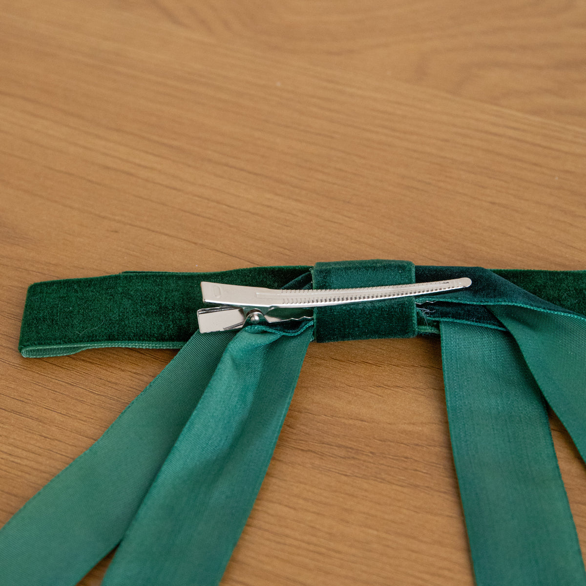 Set of 8 Velvet Christmas Decorative Clip on Long Tail Bows in Emerald Green