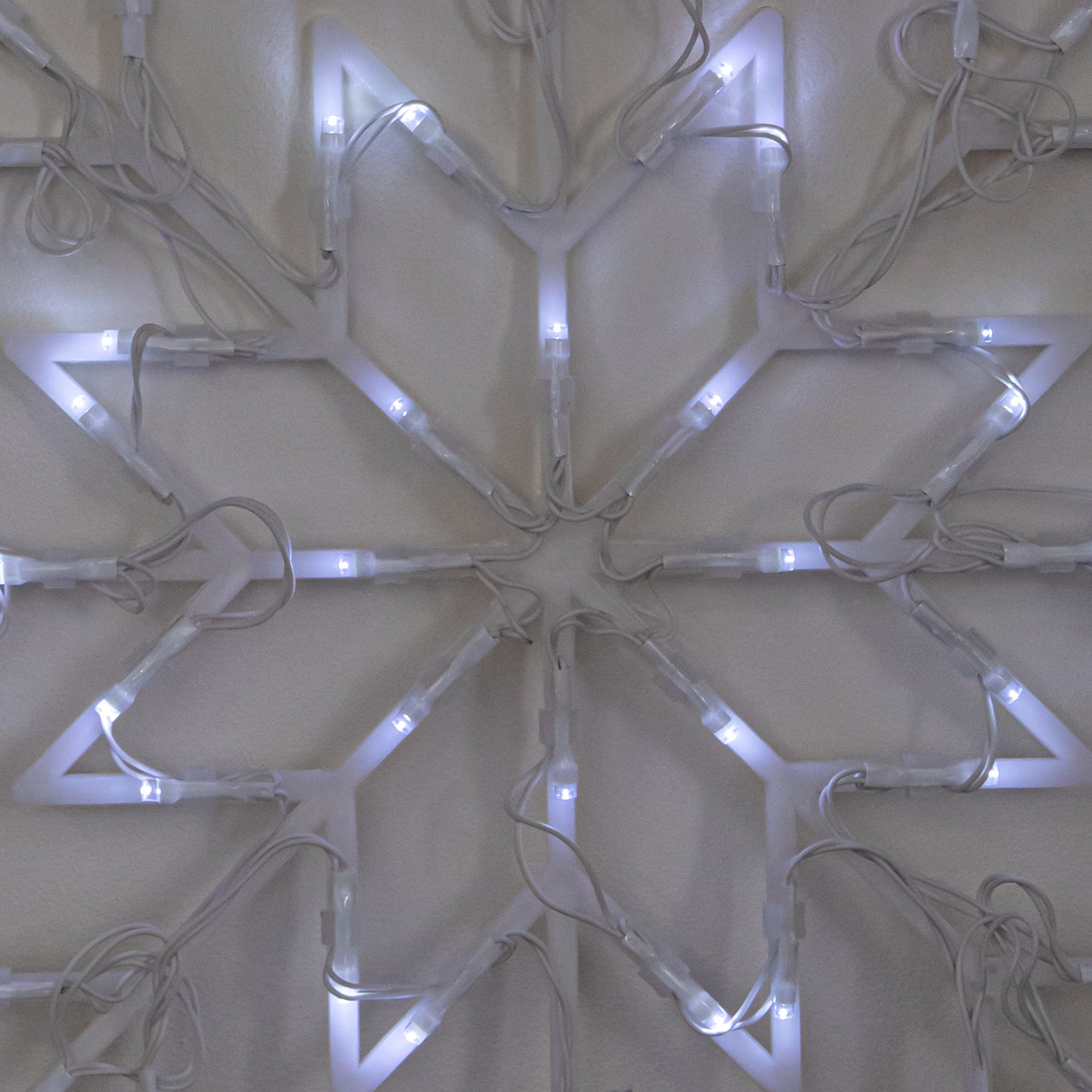 34cm Battery Operated Light up Christmas Snowflake with White LEDs