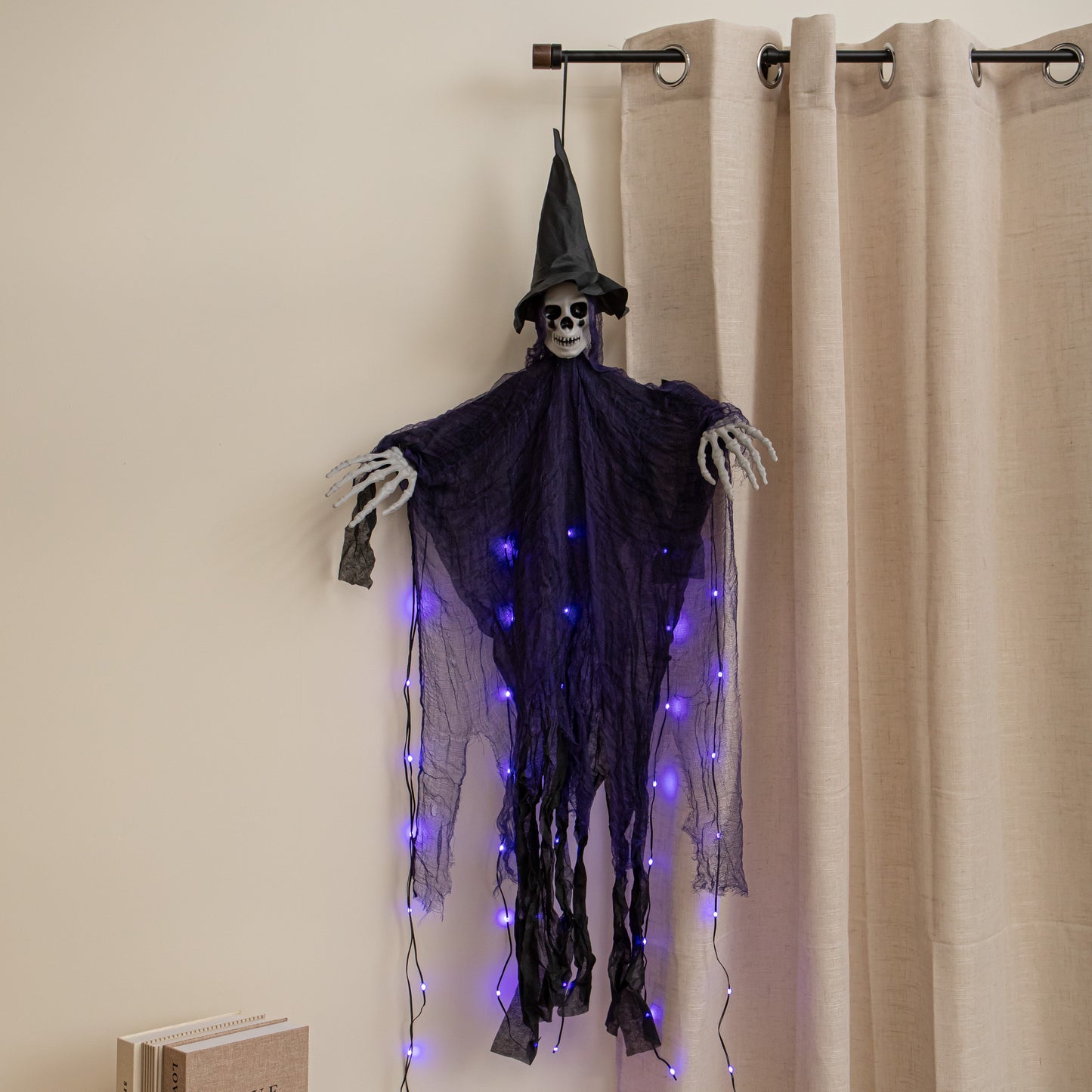 1.2m Motion Activated Light up Halloween Hanging Wailing Ghoul with LEDs