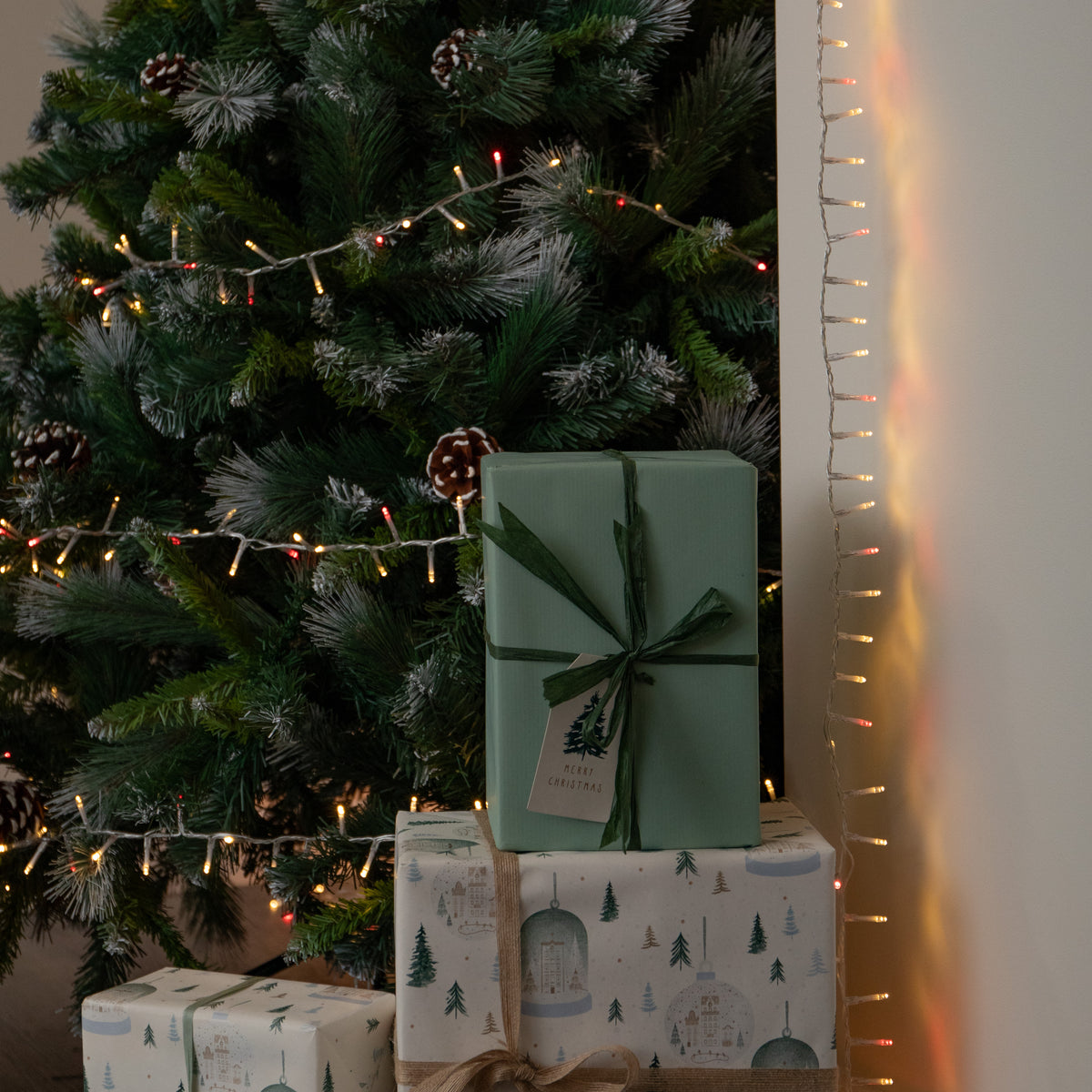 16m 200 LED SupaBrights Christmas String Lights in Red & Warm White on Clear Cable