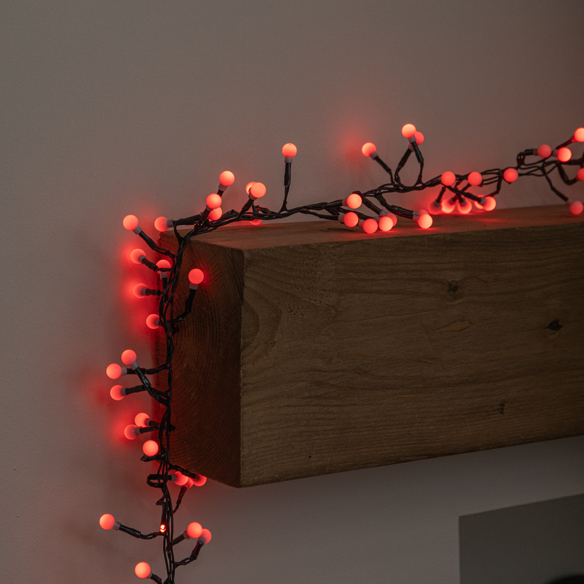 2.5m 250 LED Globe Cluster Christmas String Lights in Red
