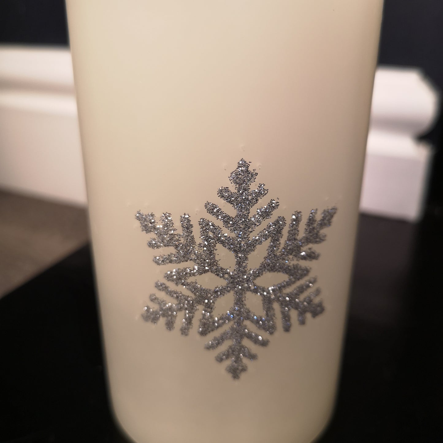 15cm Battery Operated Glitter Snowflake Dancing LED Candle Christmas Decoration with Thick Lines