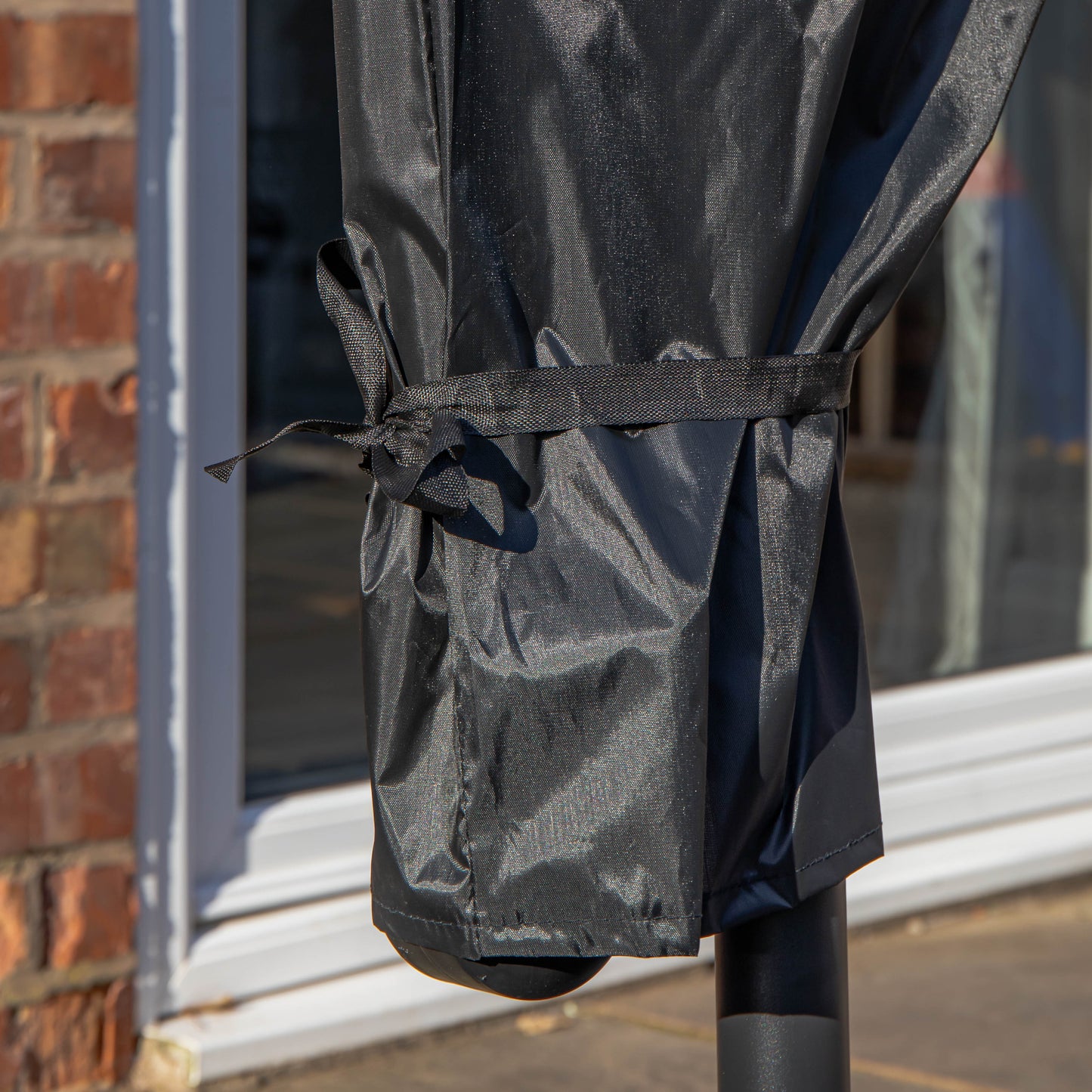 Factory Seconds 3m Cantilever Parasol in Black with Crank Handle for Patio Garden Banana Parasol with UV Protection Outdoor Umbrella Sun Shades for Garden