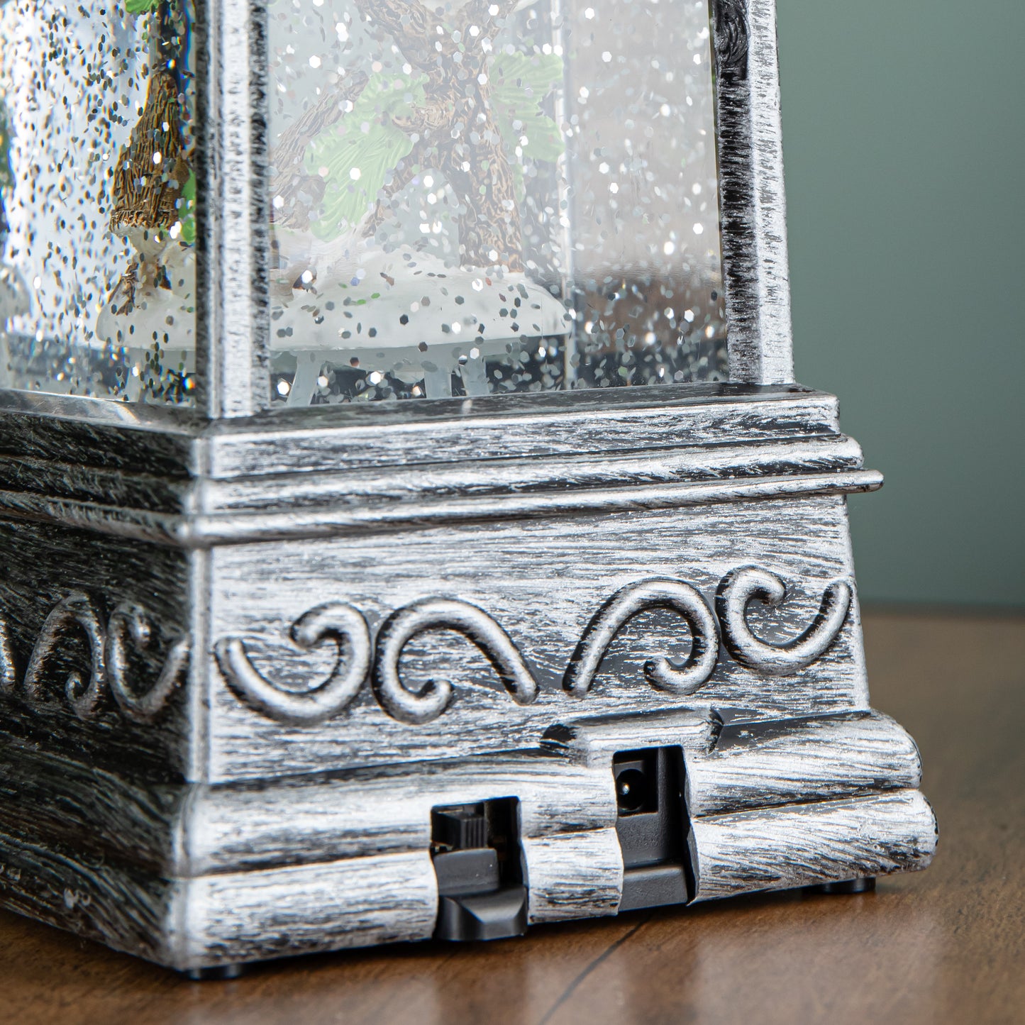 20cm Dual Powered Light up Christmas Robin Water Spinner with White LEDs