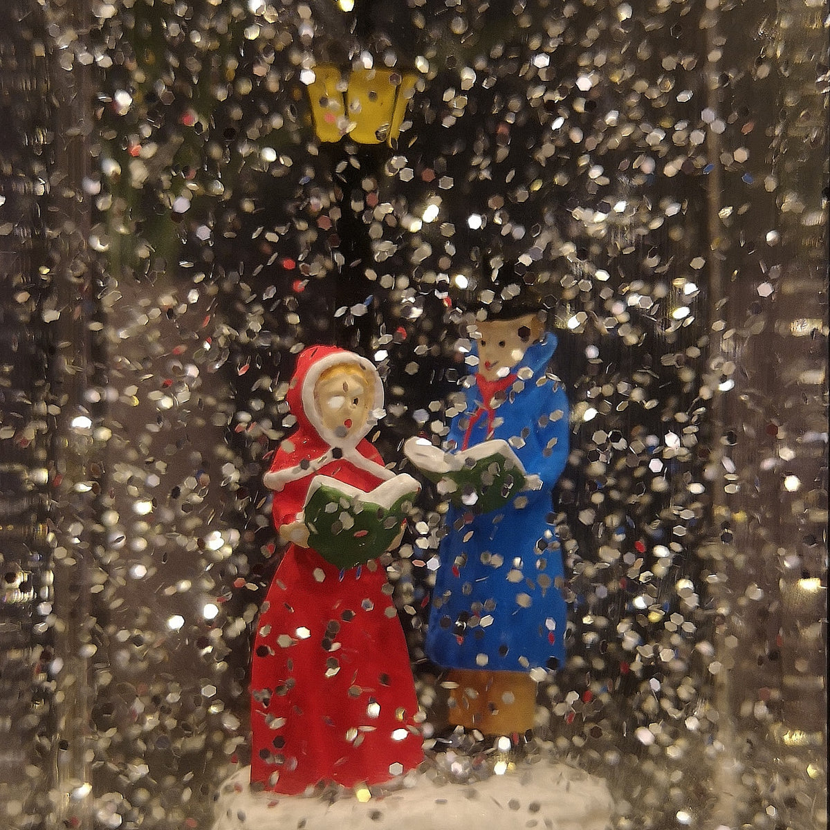 27cm Dual Power Light up Christmas Glitter Water Spinner Rustic Lantern Carol Singing Scene with LEDs