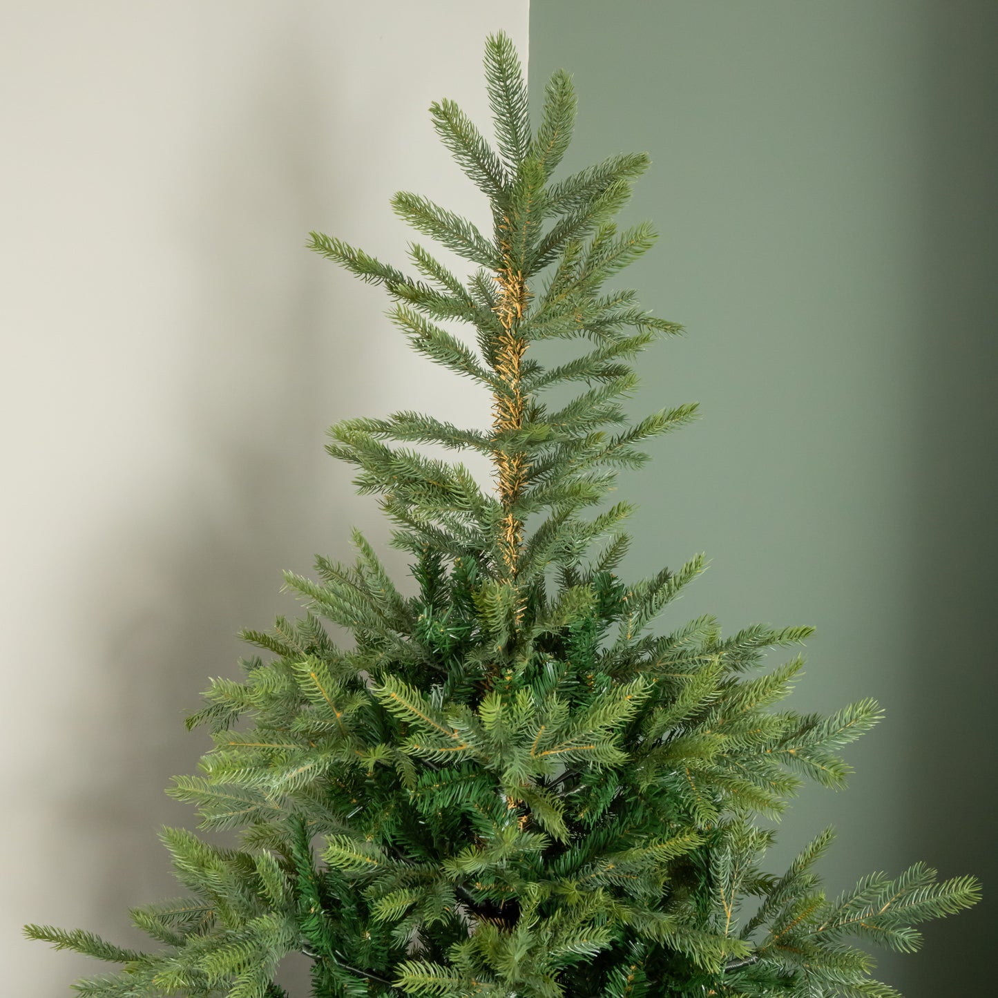Factory Seconds: 7ft (2.1m) Green Artificial Real Look Grandis Fir Christmas Tree with 2326 Tips & Metal Stand