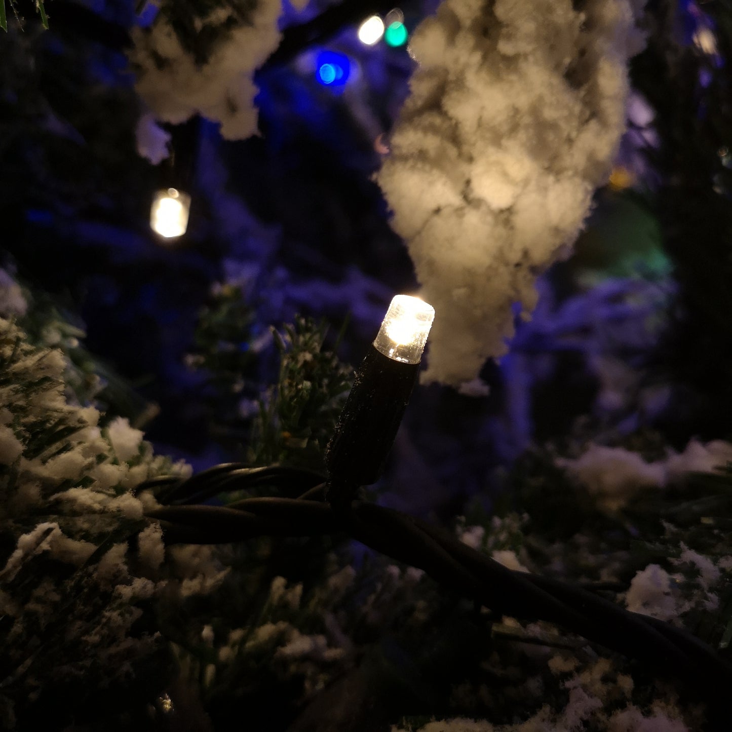 100 LED 8m Premier Christmas Connectable Outdoor Static Lights in Warm White