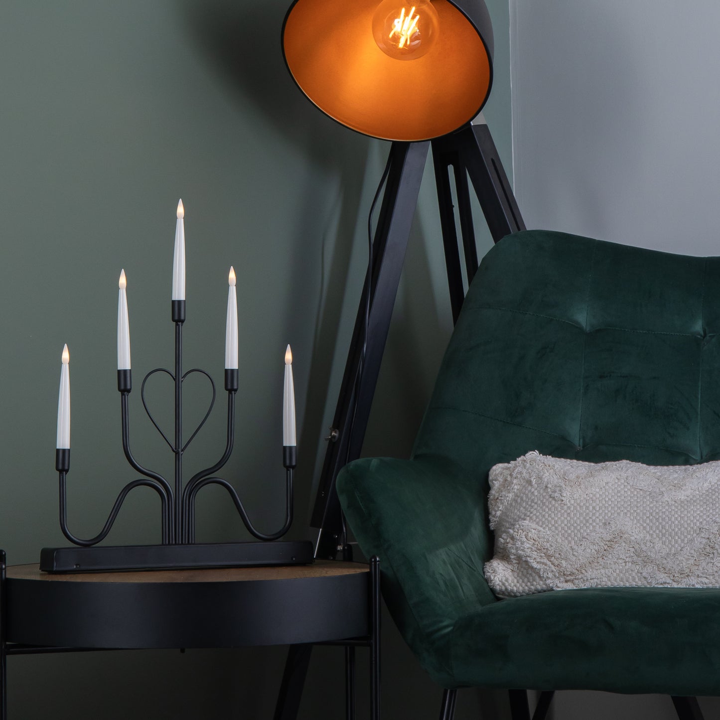 32cm Battery Operated Light up Black Metal Heart Christmas Candlebridge with 5 Warm White LEDs