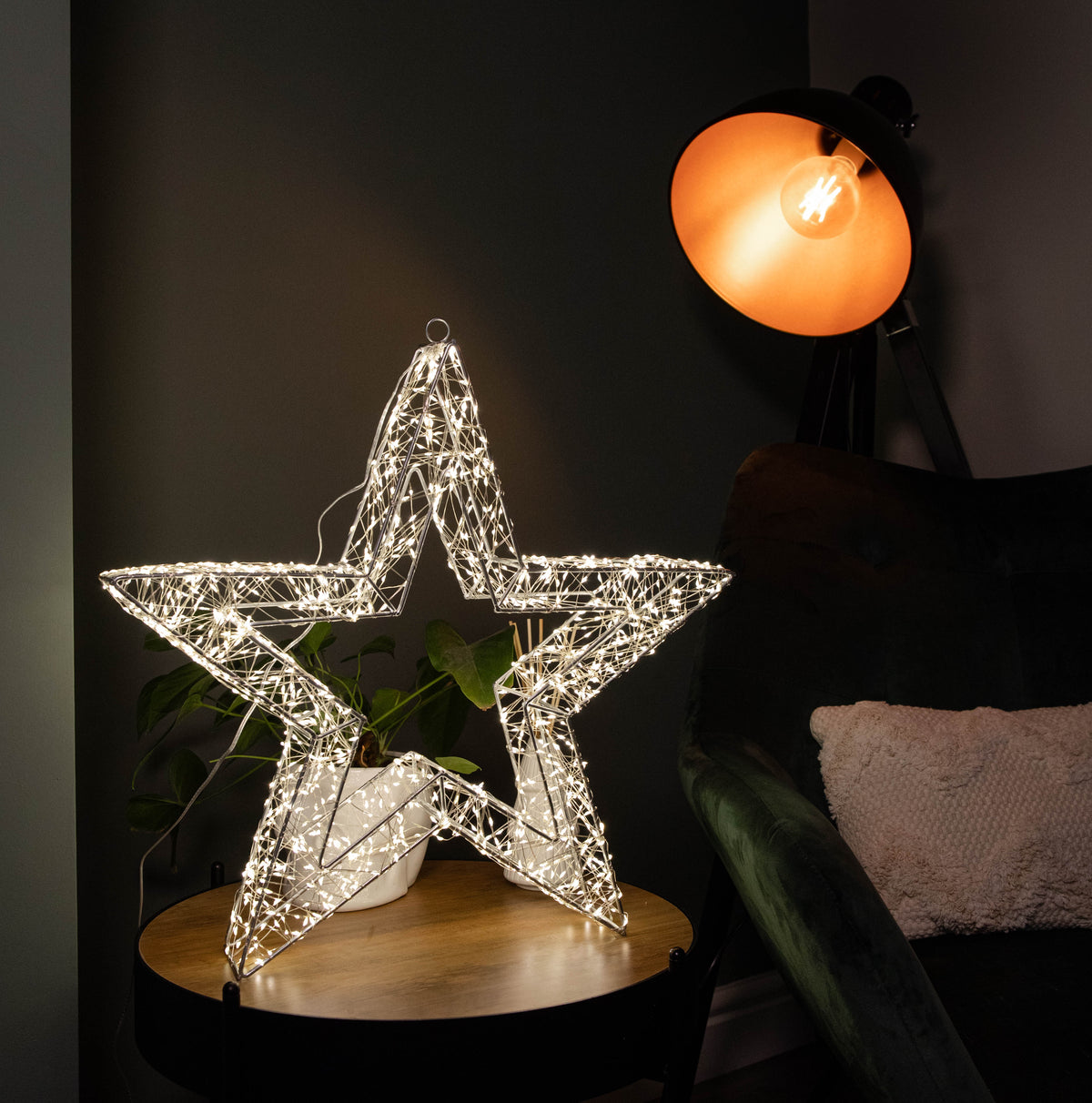 50cm Light up Dewdrop Christmas Star with 1440 Warm White LEDs & Timer Function