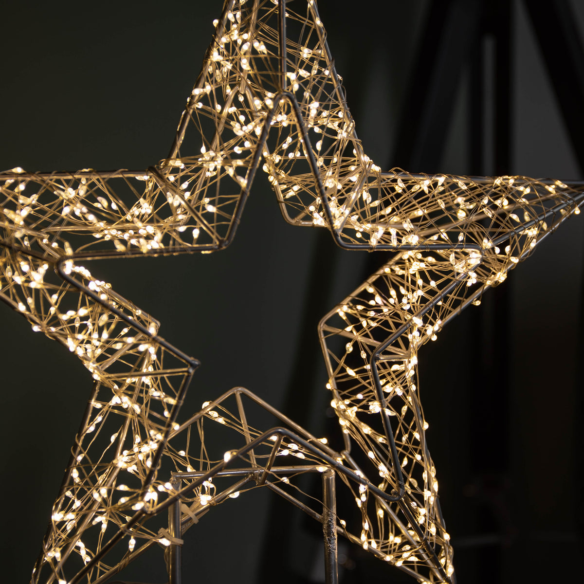 46cm Light up Dewdrop Christmas Star on Metal Stand with 720 Warm White LEDs