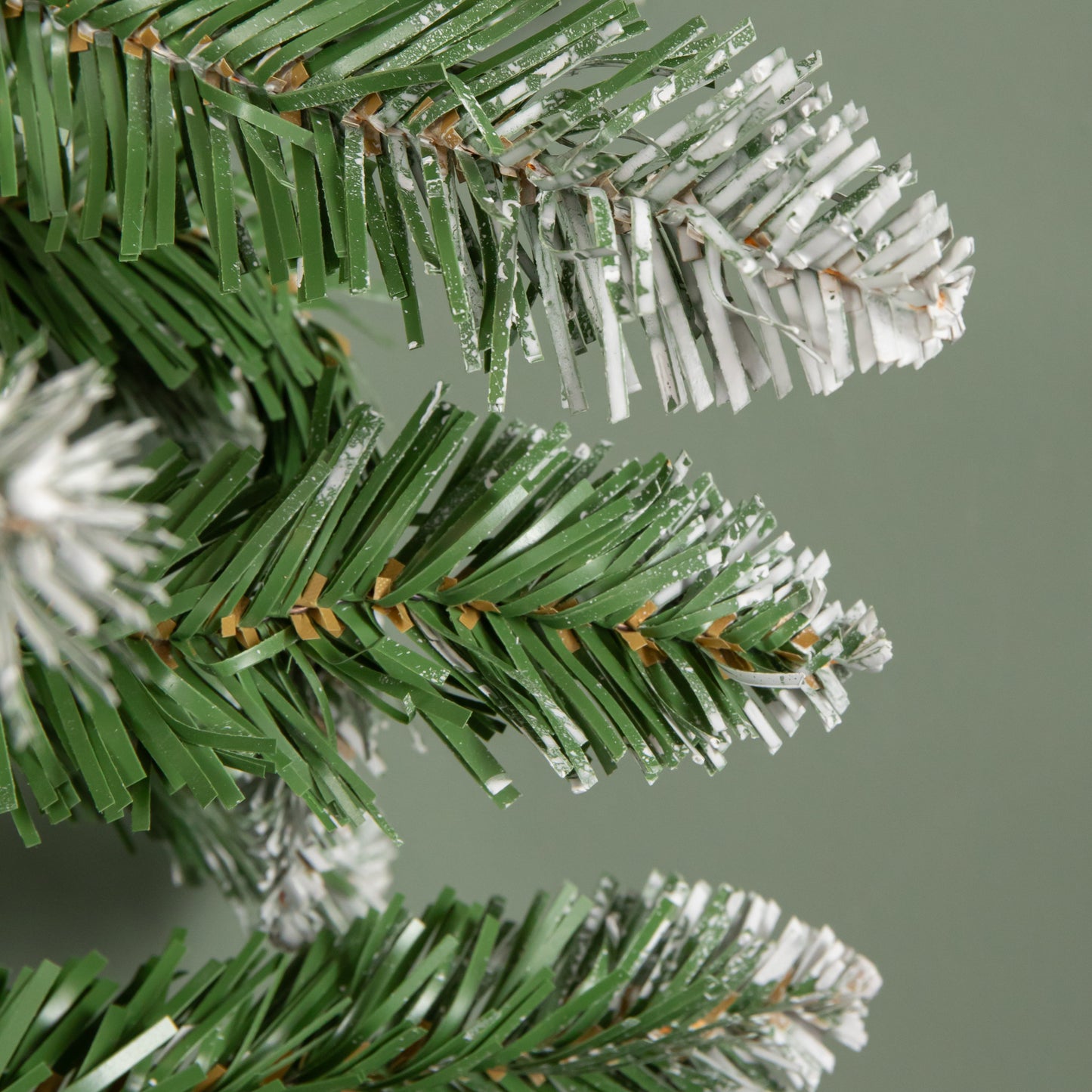 2.7m x 25cm Snow Tipped Plain Christmas Garland with 200 Tips