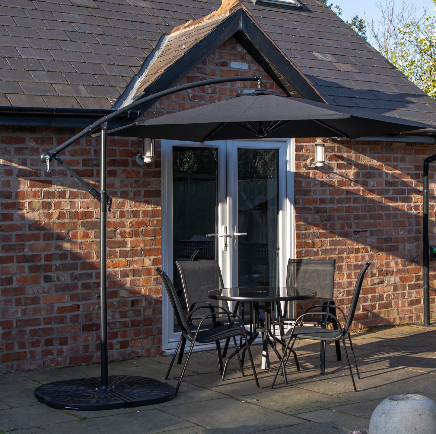 Outdoor 4 Person Round Glass Top Garden Dining Table Chairs With Black Banana Parasol and Base