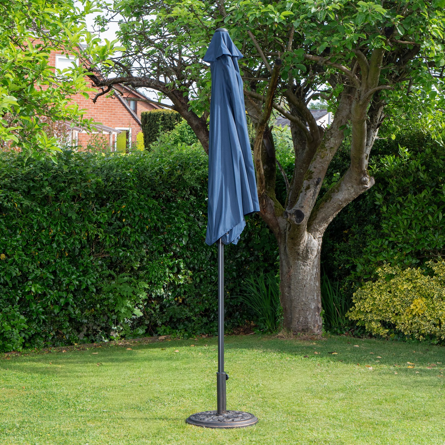 Samuel Alexander 2.7m Havana Garden Patio Parasol with Crank Handle in Blue