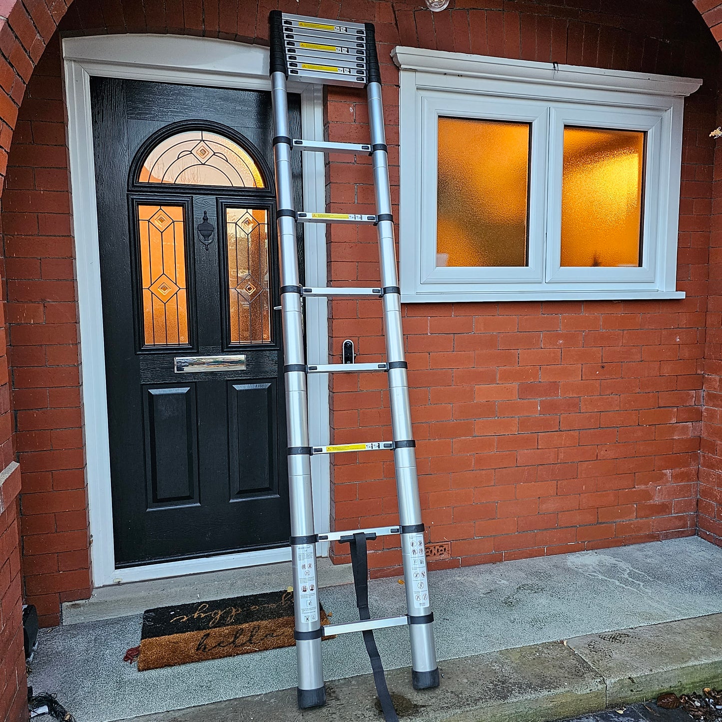 4.7m Telescopic Ladder Multi-Purpose folding Ladders Telescopic Extendable Portable Sturdy Loft Ladder