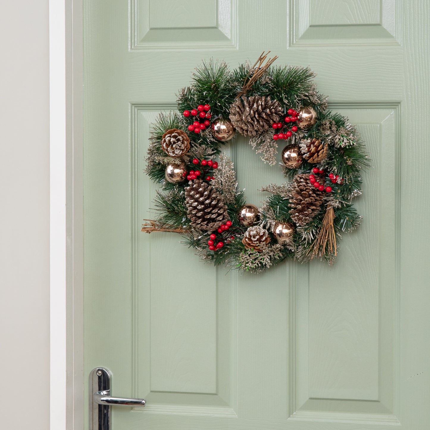 40cm Hanging Christmas Wreath with Gold Baubles, Berries & Pinecones
