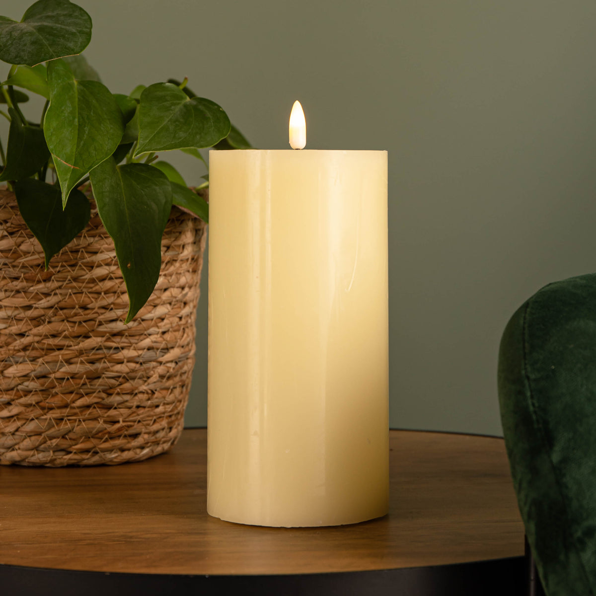 9cm x 18cm Cream Wax Melted Pool Effect Candle with Timer Function and Warm White LED