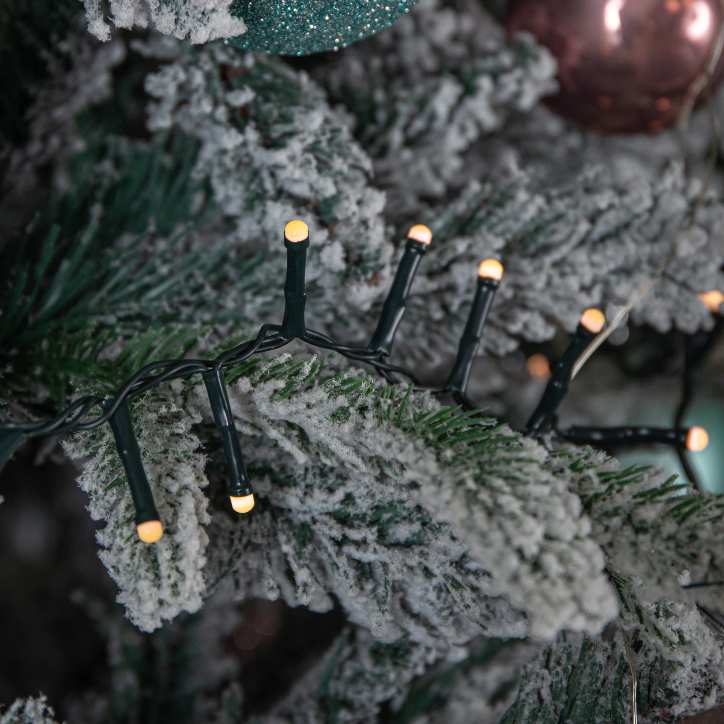 9m 360 LED Battery Operated Christmas BerryBrights String Lights in Warm White