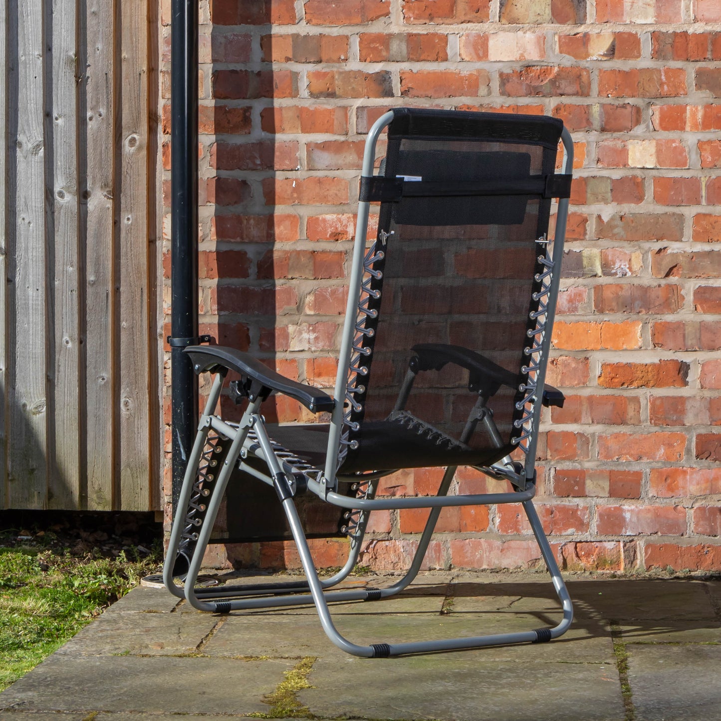 Multi Position Garden Zero Gravity Relaxer Chair Sun Lounger in Black & Silver