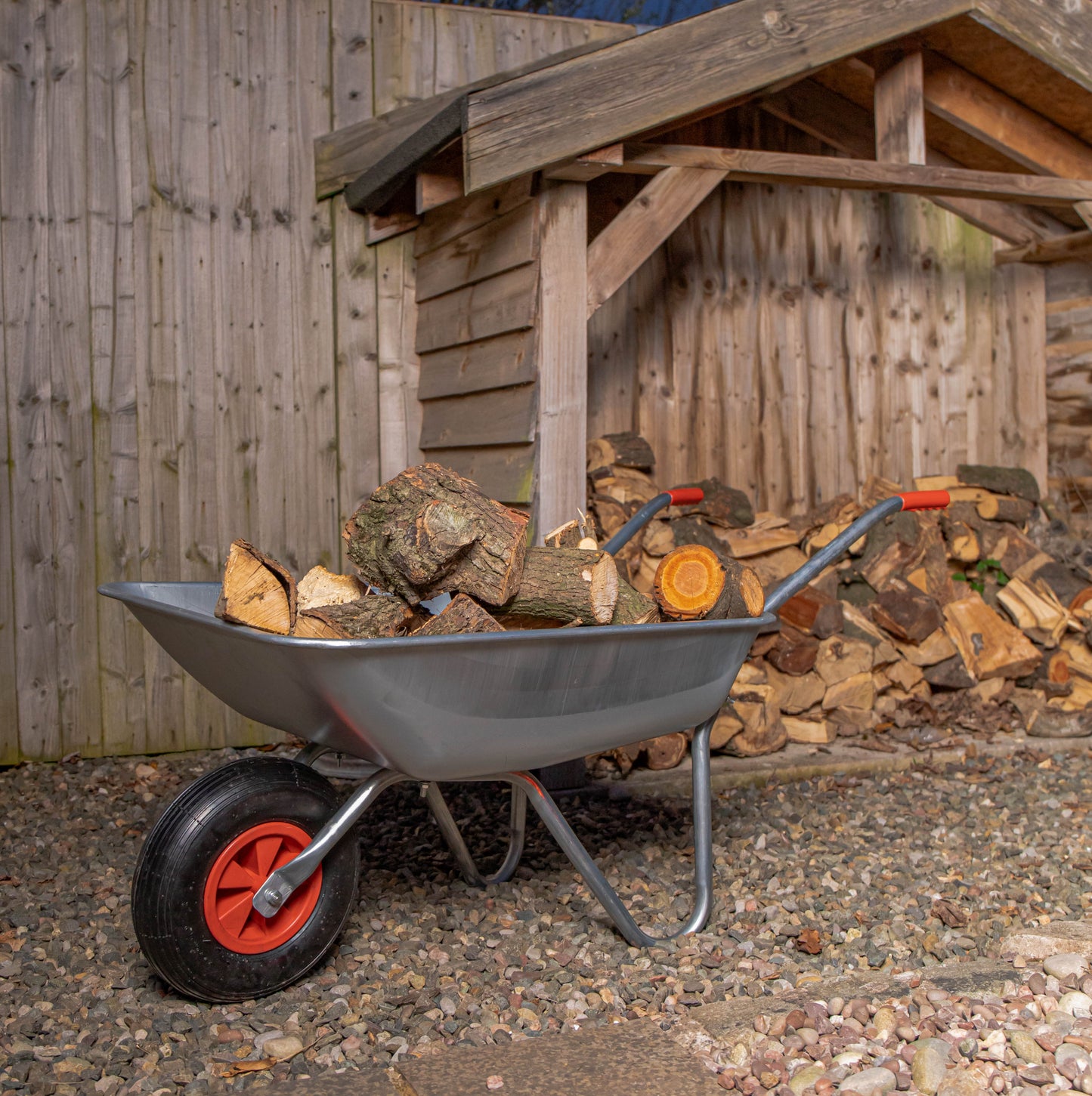 65 Litre 60kg Capacity Galvanised Metal Garden Wheelbarrow with Pneumatic Tyre