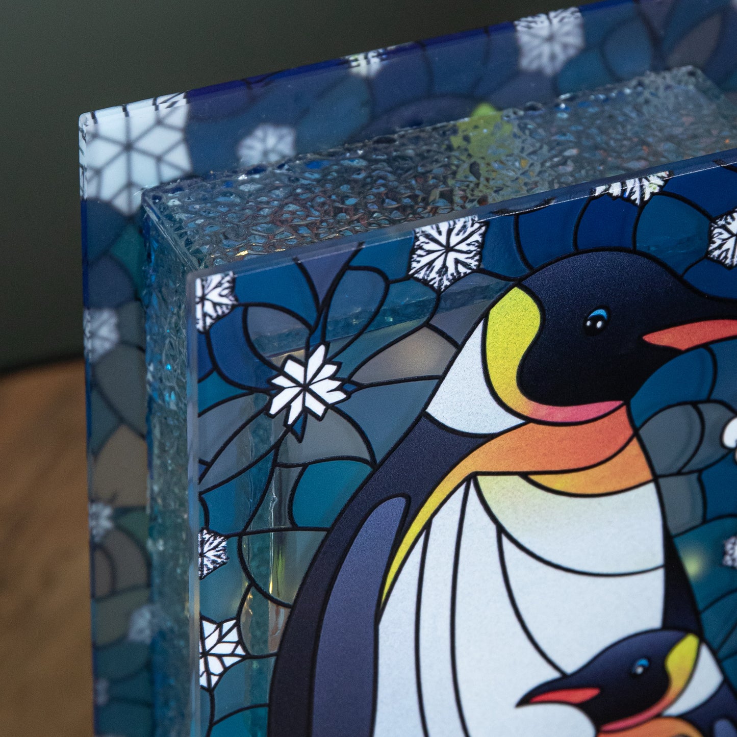 21cm Battery Operated Light up Double Sided Stained Glass Mother & Baby Penguin Decoration with LEDs