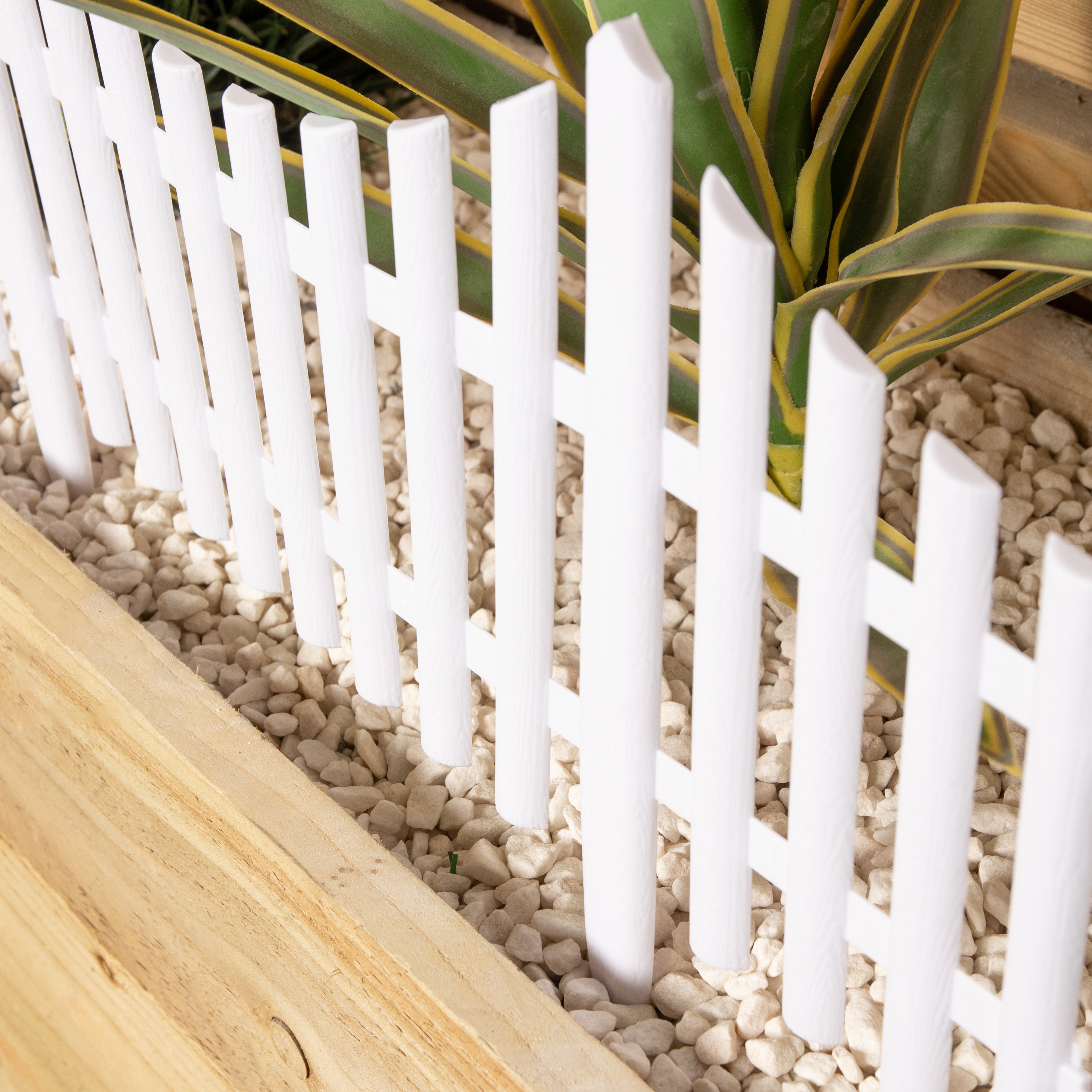 3 x 33cm 4 Piece Set White Wood Effect Picket Fence Garden Edging 