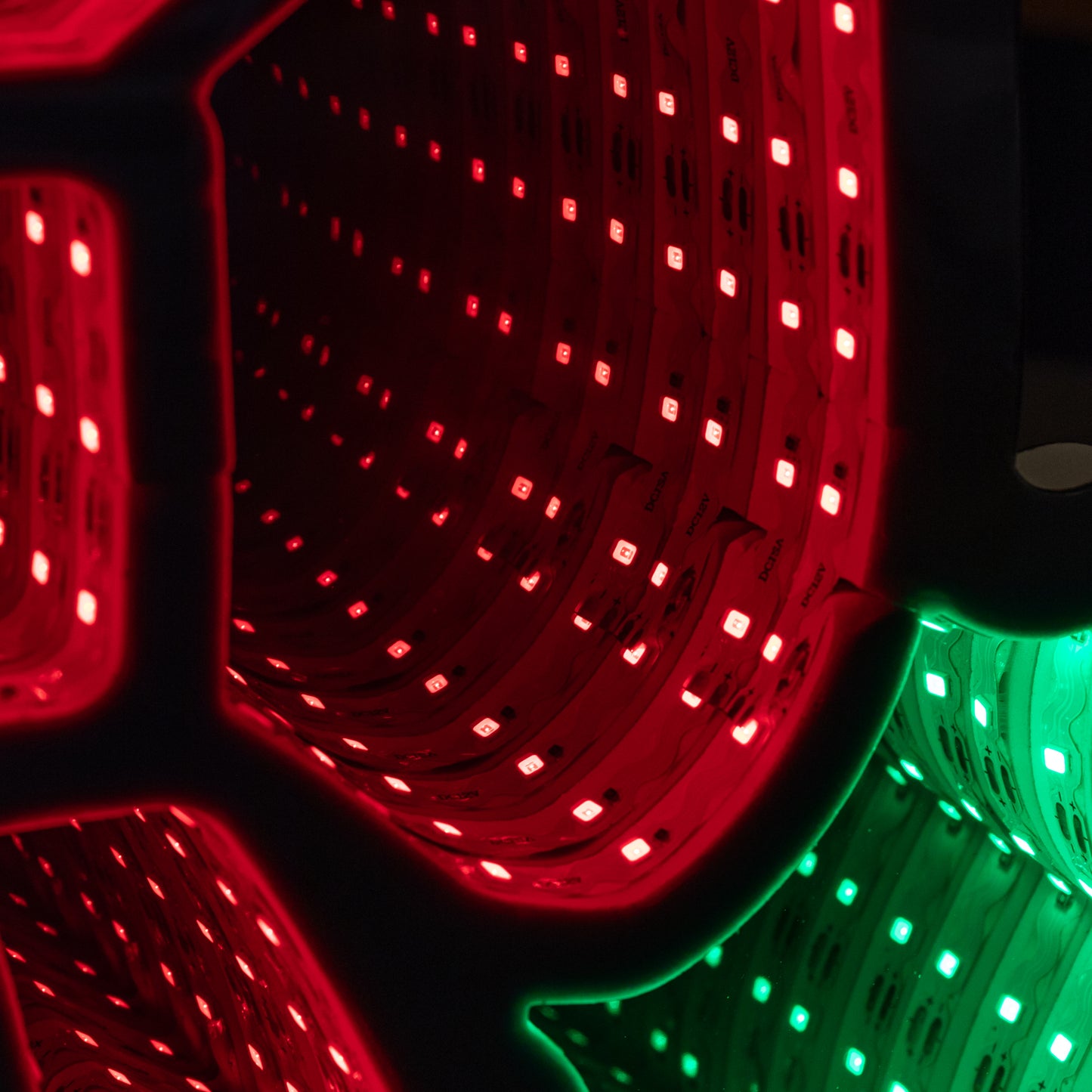 90cm Light up Santa Stop Here Sign Christmas Infinity Decoration with LEDs