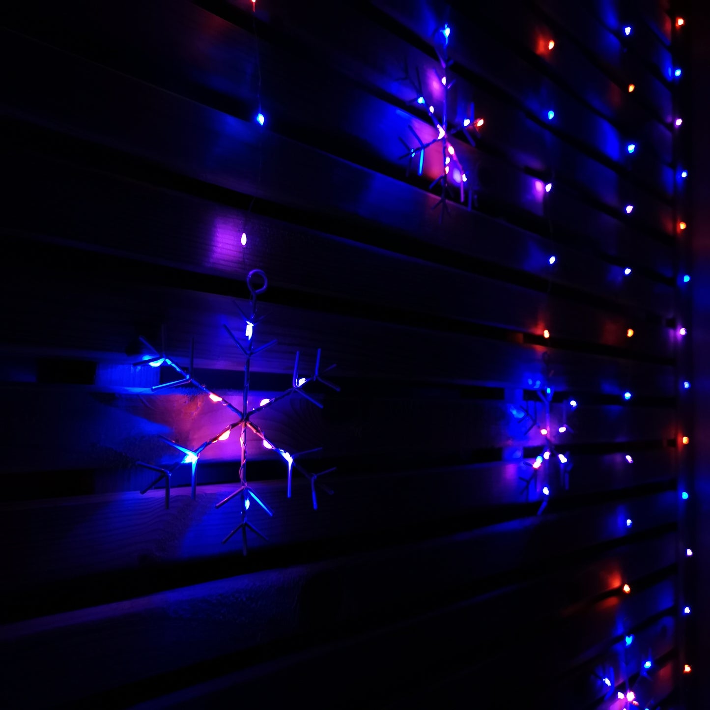 1.2m Battery Operated Snowflake Curtain Christmas Lights with 147 Rainbow LEDs