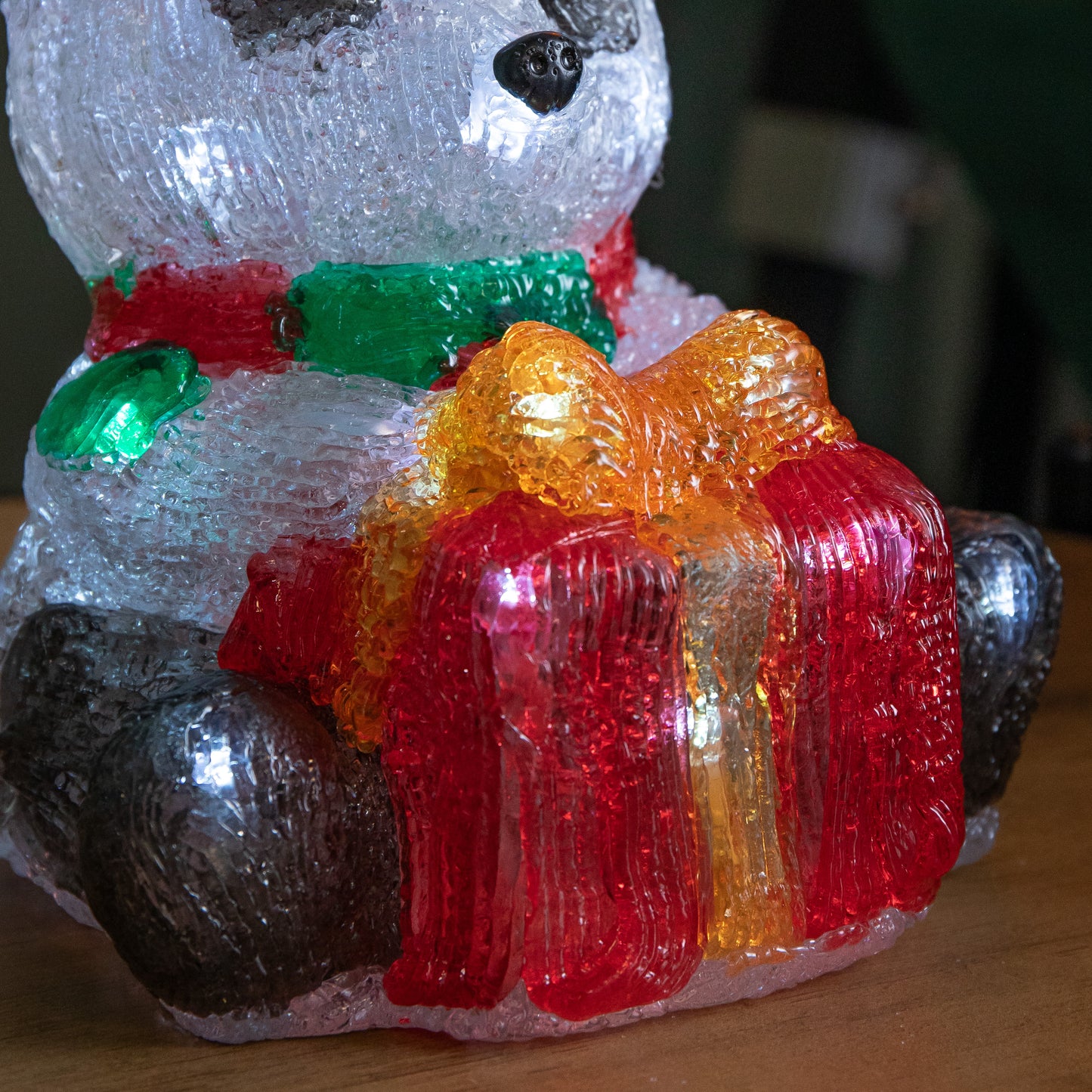 20cm Battery Operated Light up Christmas Ice Panda with 30 Cool White LEDs