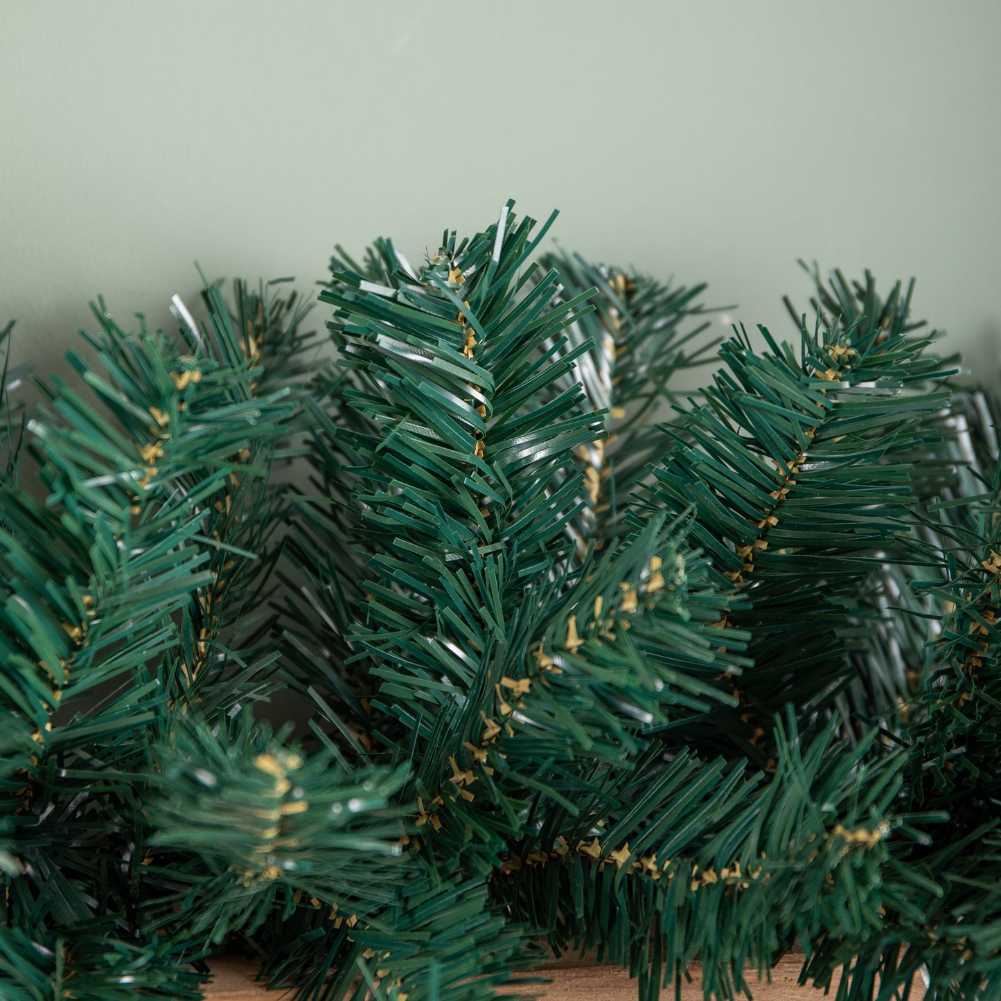 2.7m Plain Green Christmas Garland with 200 Tips