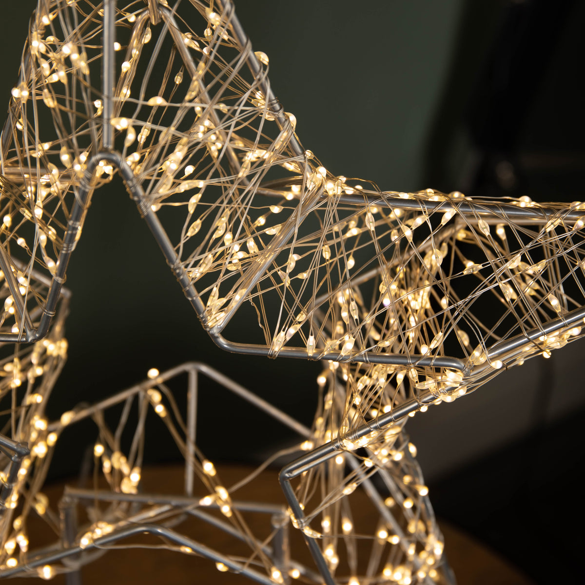 46cm Light up Dewdrop Christmas Star on Metal Stand with 720 Warm White LEDs