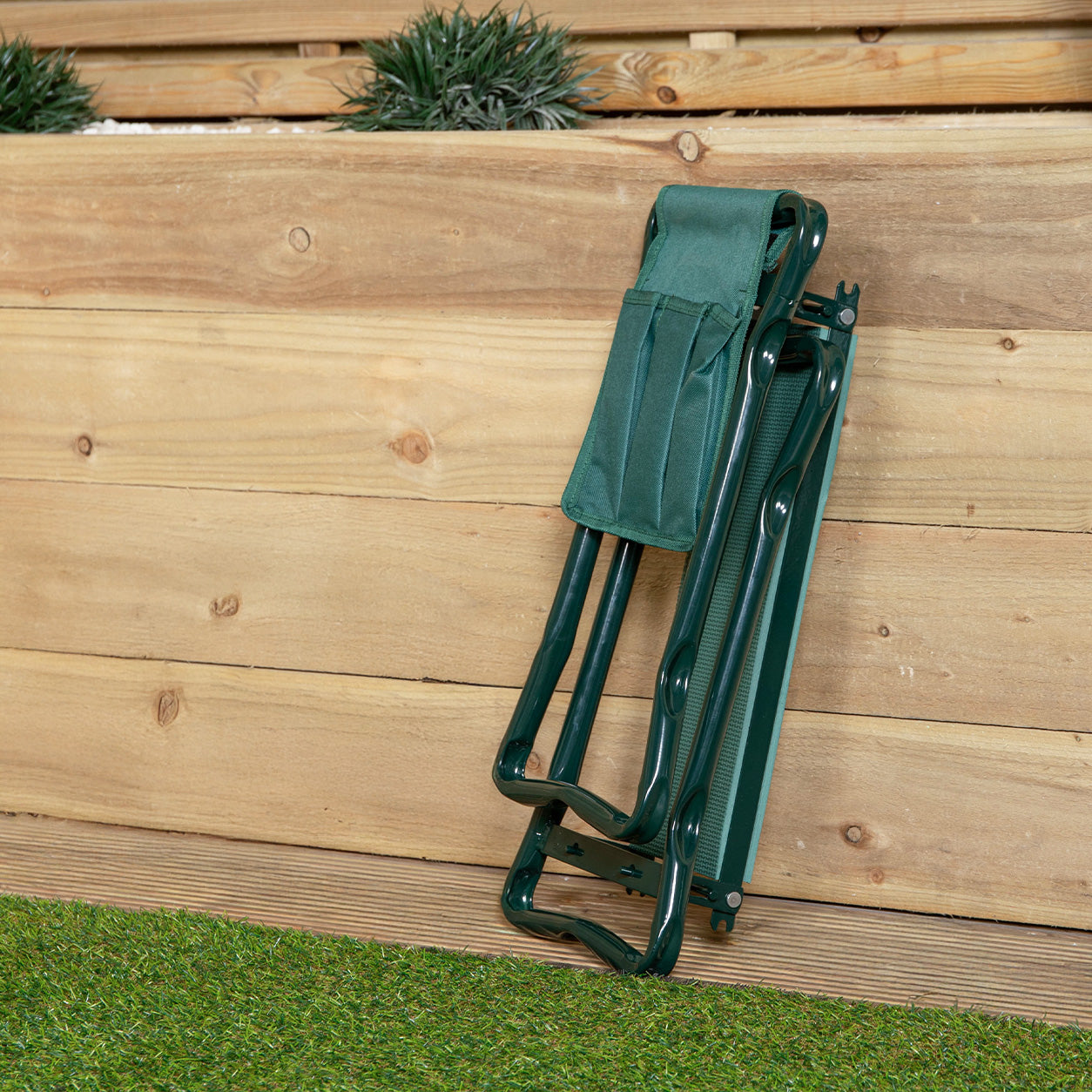 49cm x 59cm Garden Kneeling Pad with Chair and Detachable Tool Bag in Green