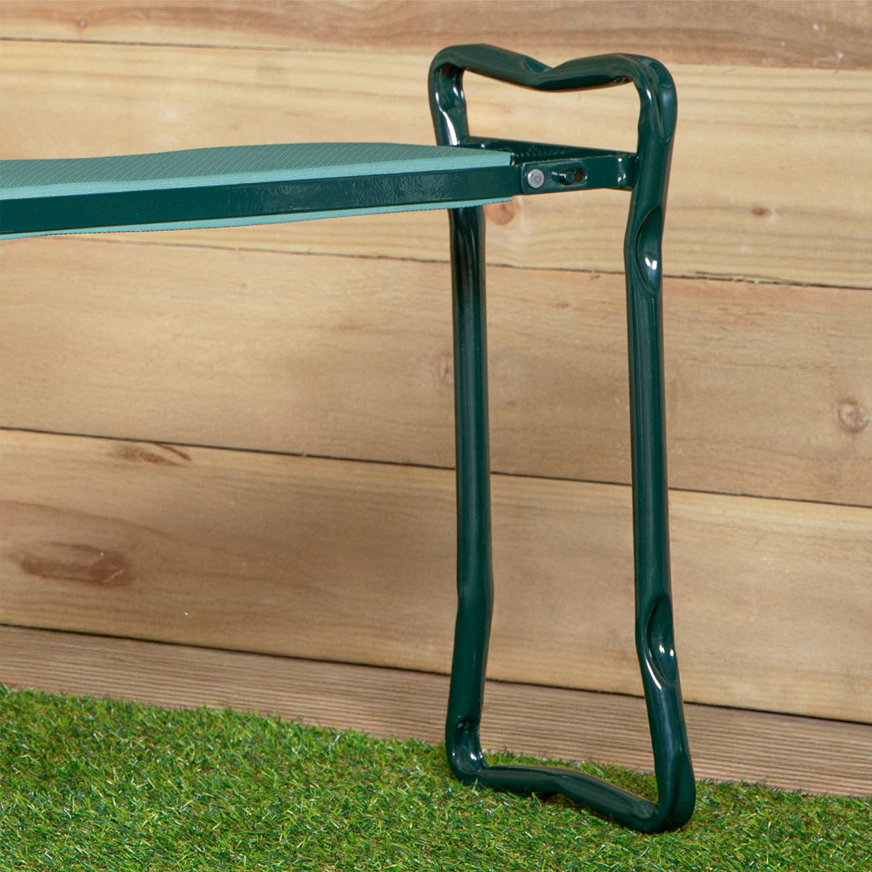 49cm x 59cm Garden Kneeling Pad with Chair and Detachable Tool Bag in Green
