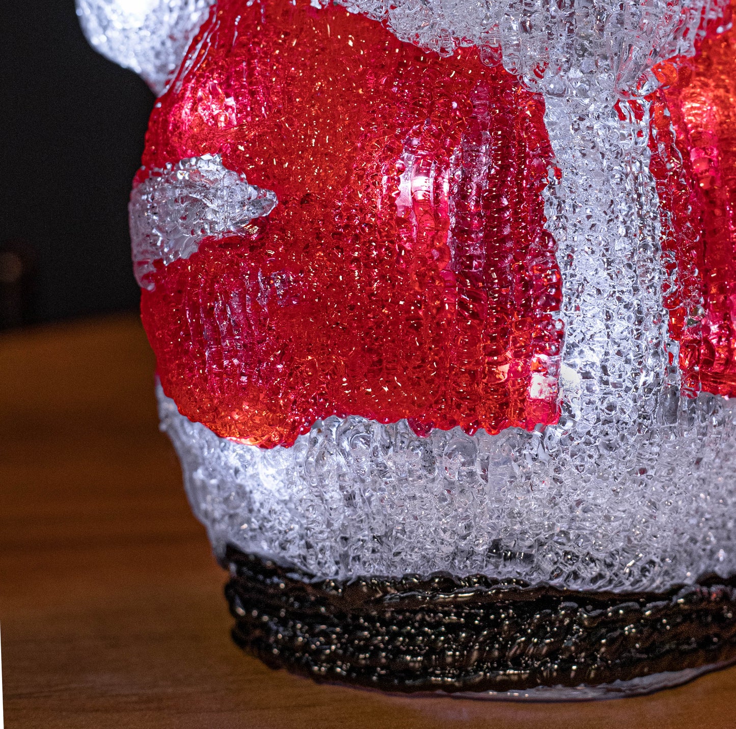 18cm Battery Operated Light up Acrylic Christmas Santa Decoration with 16 Ice White LEDs