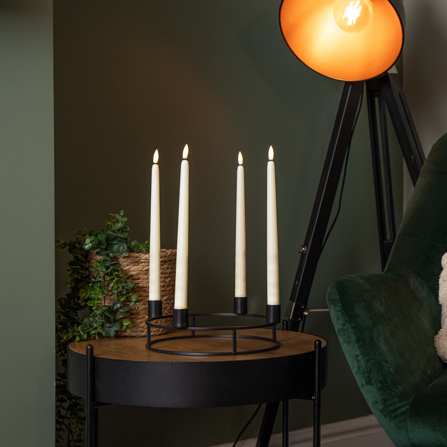 34cm Black Metal Candle Ring Holder with 4 Battery Powered LED Taper Candles