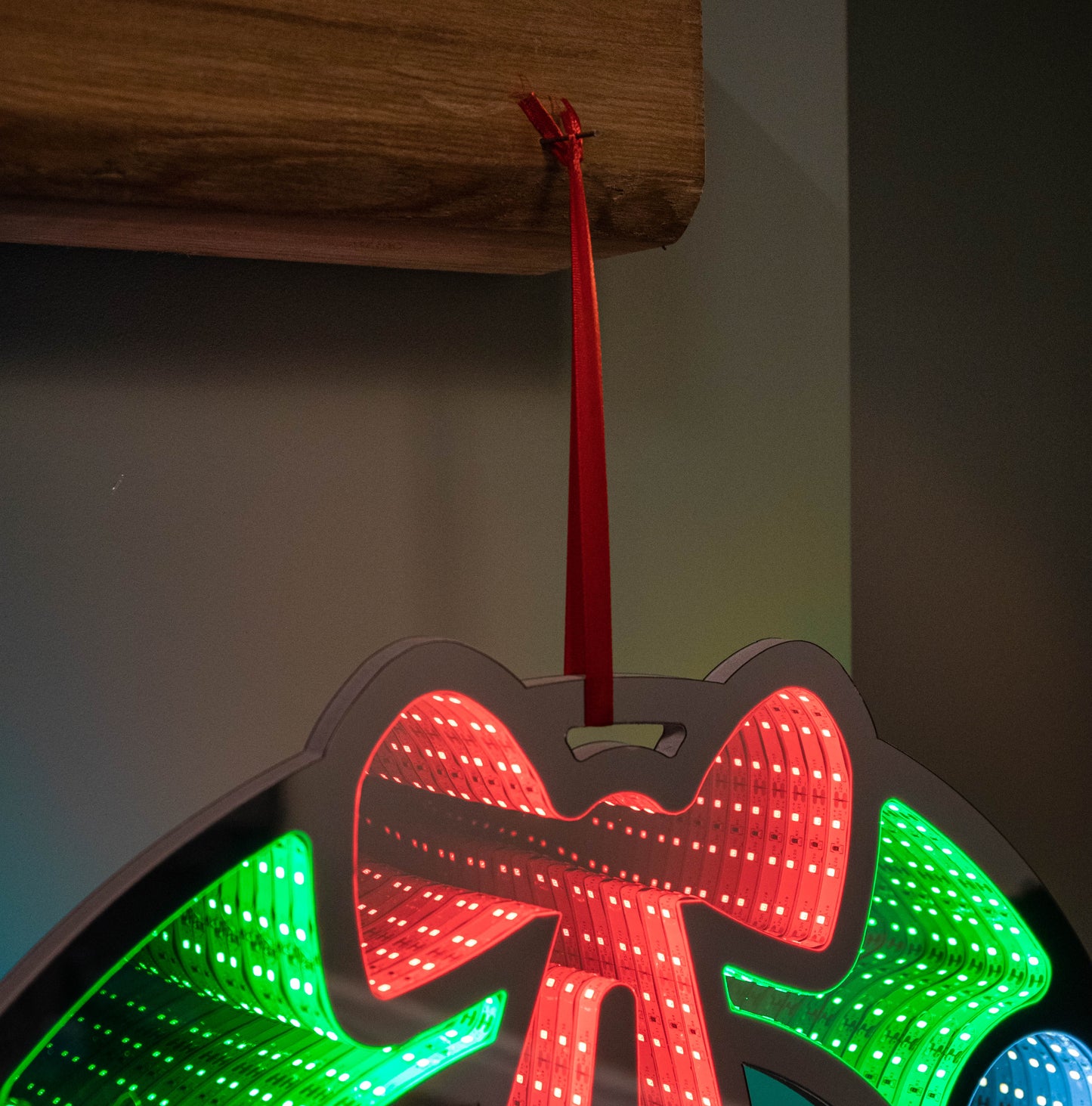 60cm Light up Hanging Christmas Wreath Infinity Mirror with Multi-Coloured LEDs