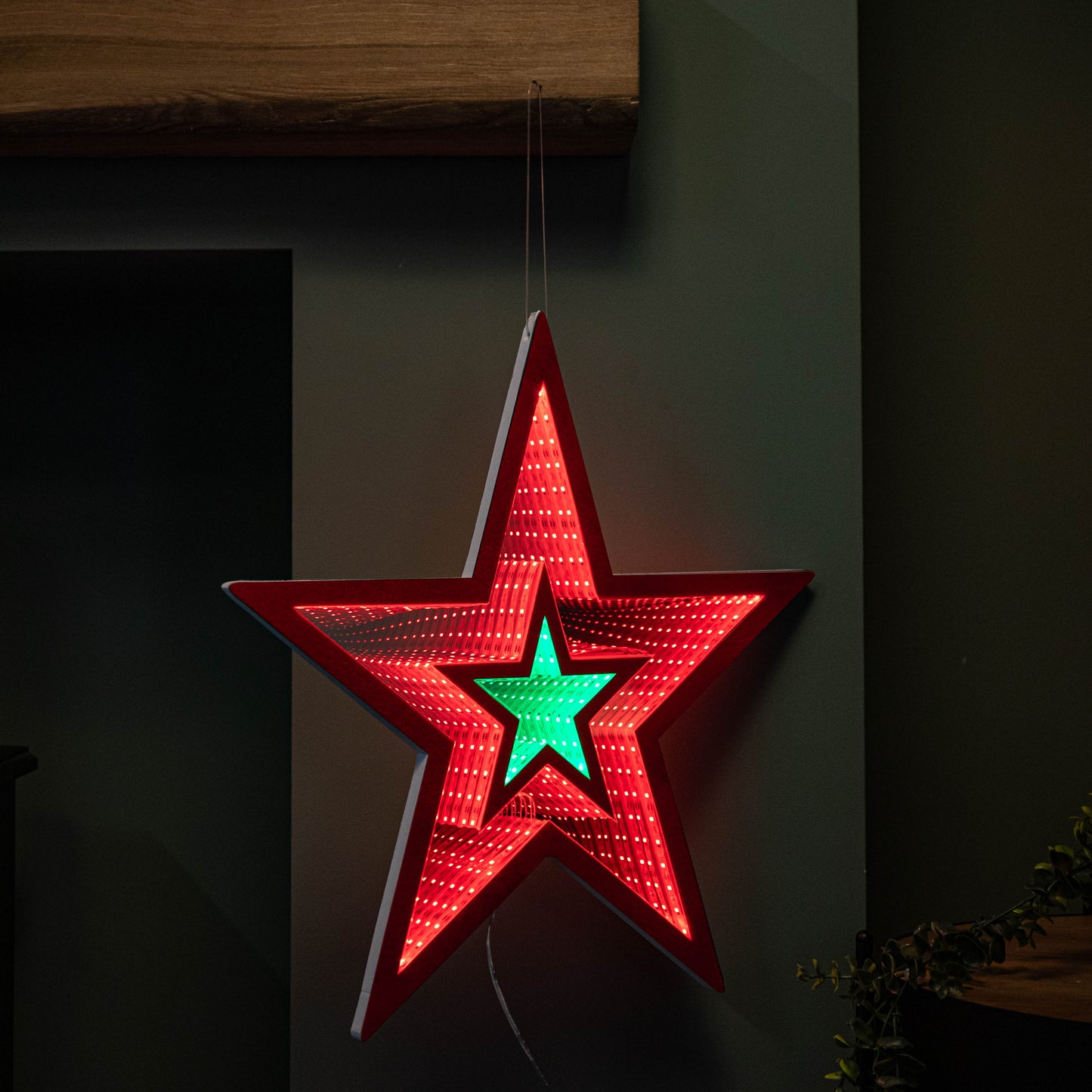 47cm Light up Star Infinity Christmas Decoration with Red and Green LEDs