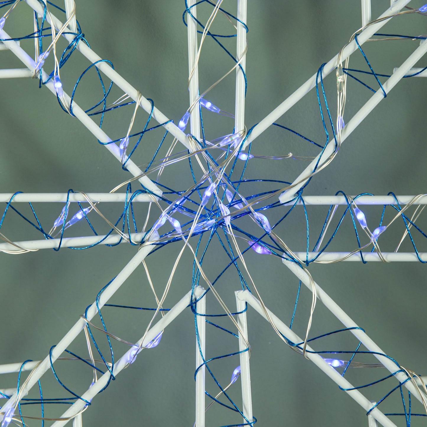 52cm Light up Christmas Snowflake Dewdrop Silhouette with Twinkling LEDs