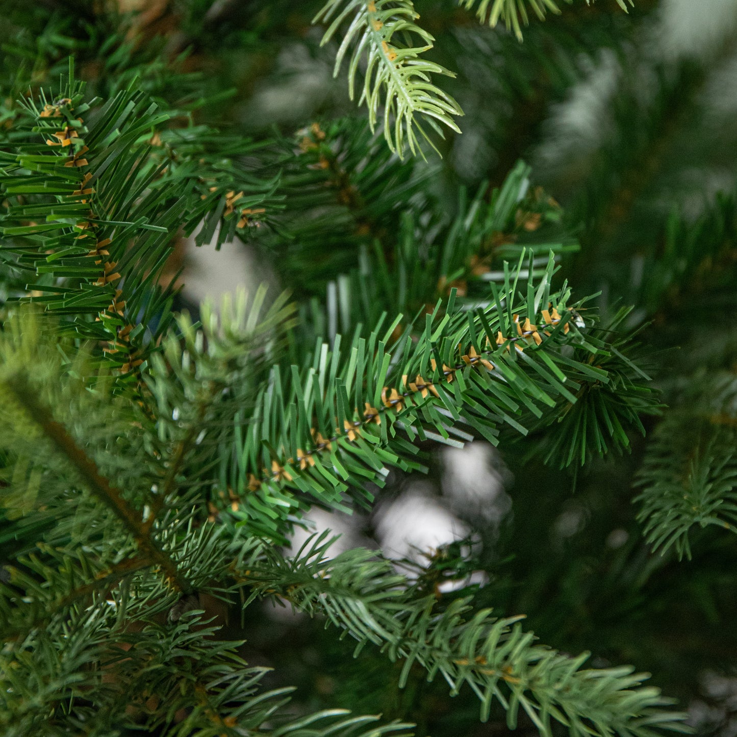 4ft (1.2m) Green Grandis Fir Real Look Christmas Tree with Metal Stand