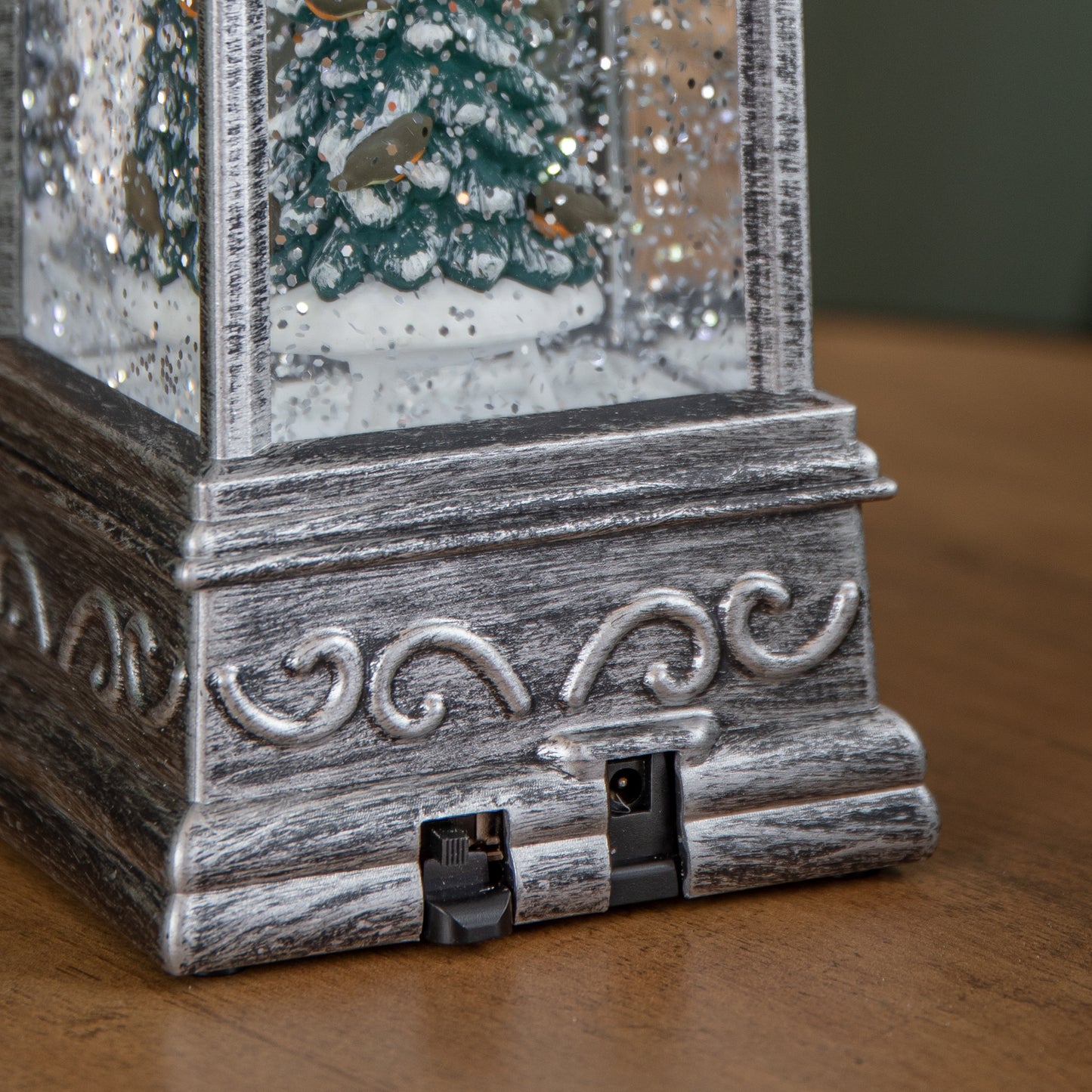 21cm Dual Powered Light up Silver Water Spinner with Robins on Christmas Tree & White LEDs